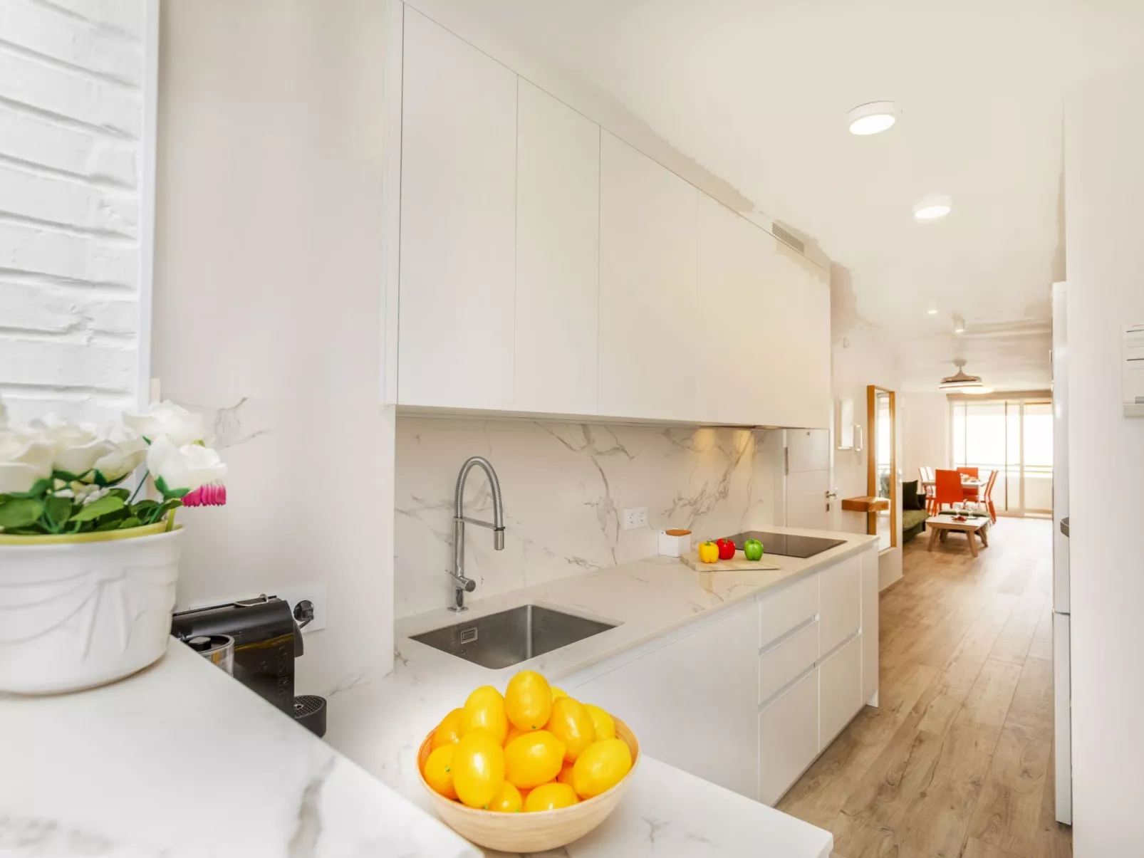 Los Delfines - Drinnen