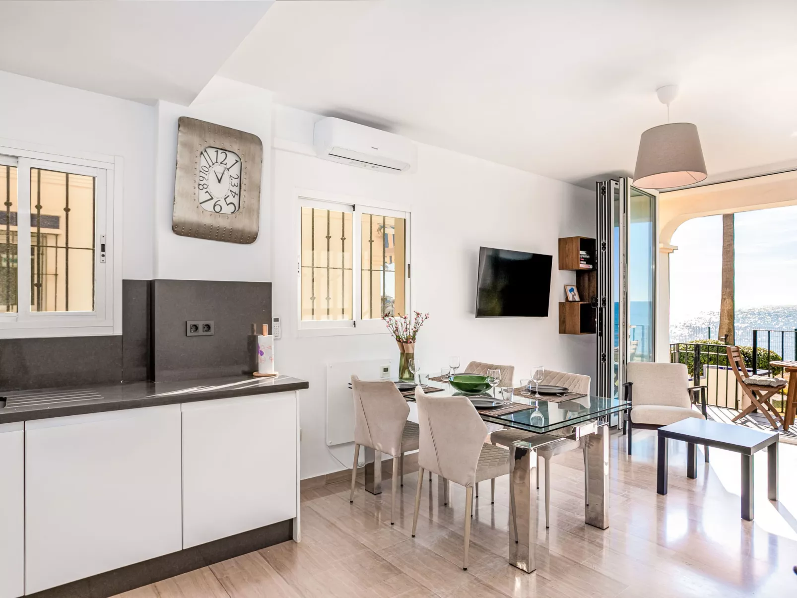 El Faro on the Beach - Inside