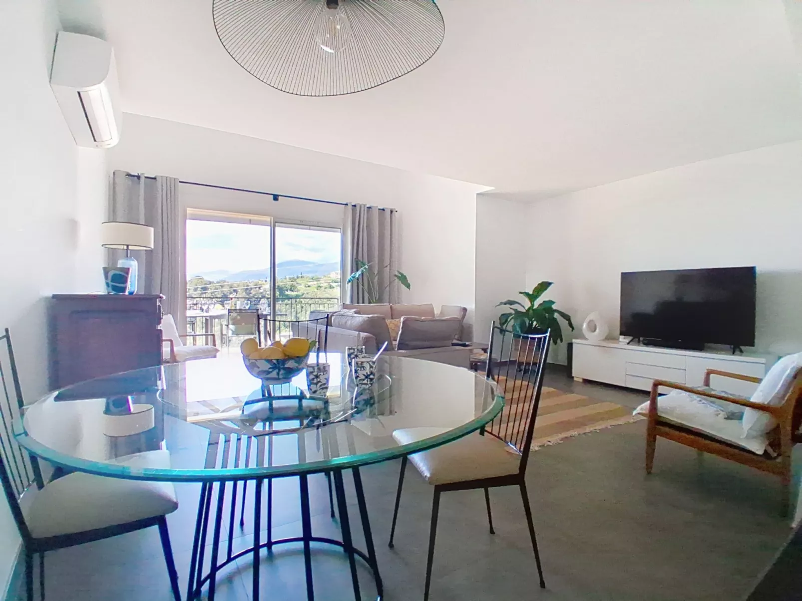 Domaine de l'Etoile - Drinnen