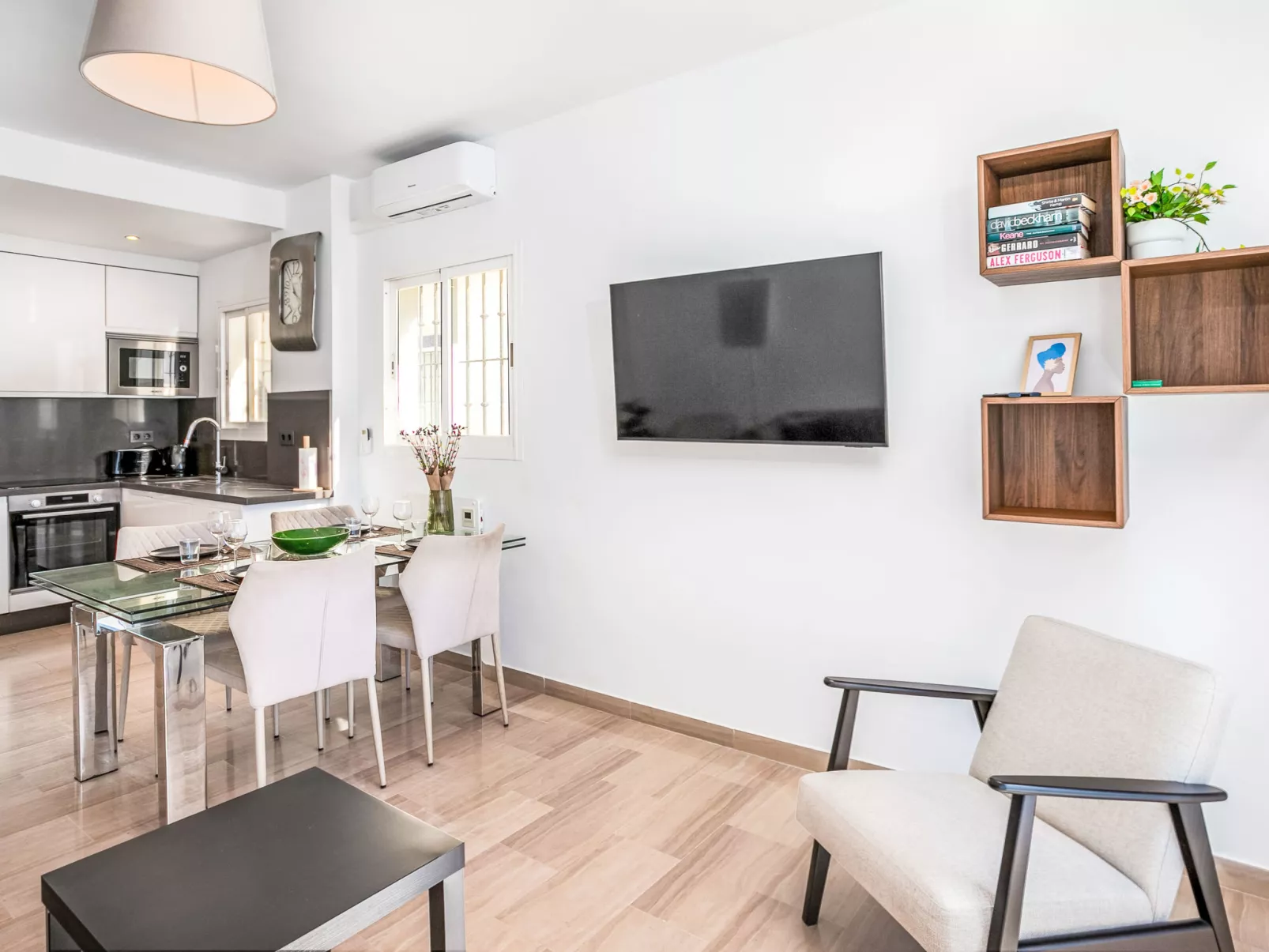 El Faro on the Beach - Inside