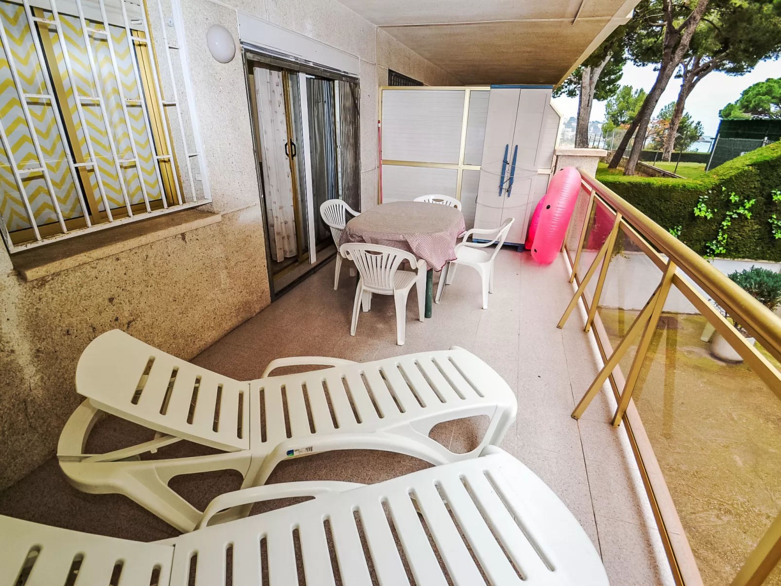 Cala Dorada - Outside