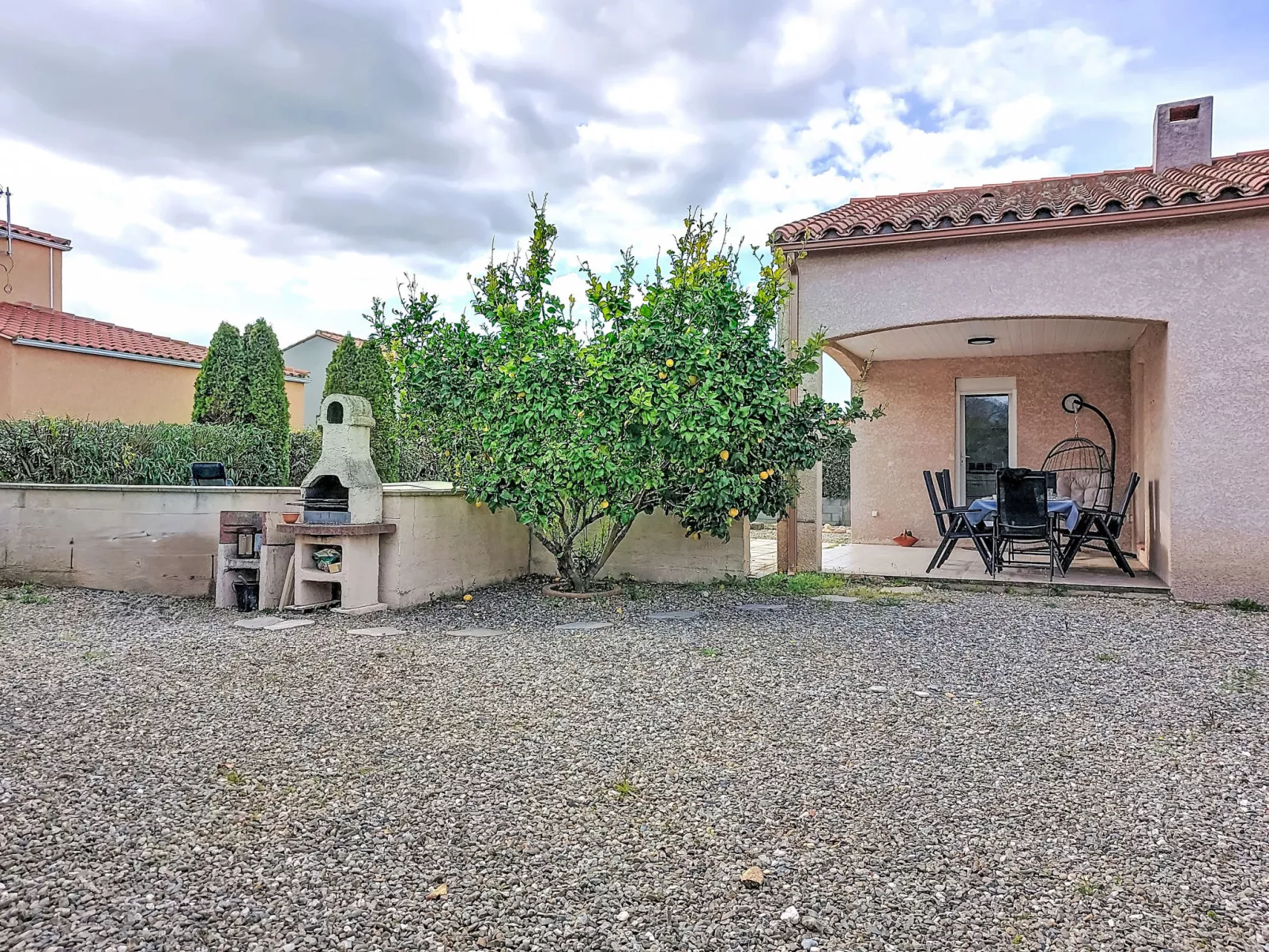 Villa Brouilla - Draußen