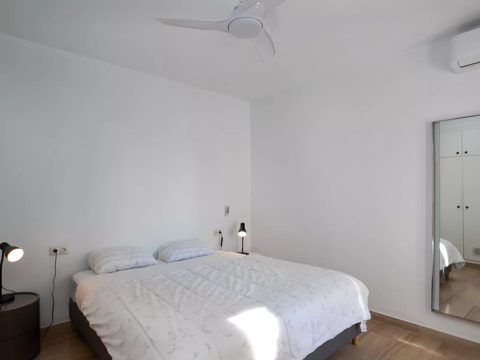 El Faro on the Beach - Inside