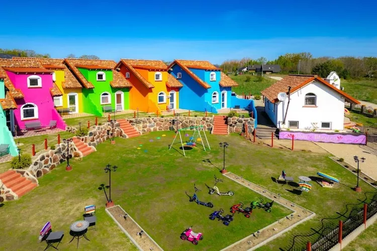 Domy wakacyjne dla max 5 osób w Dębinie - Jardins en été