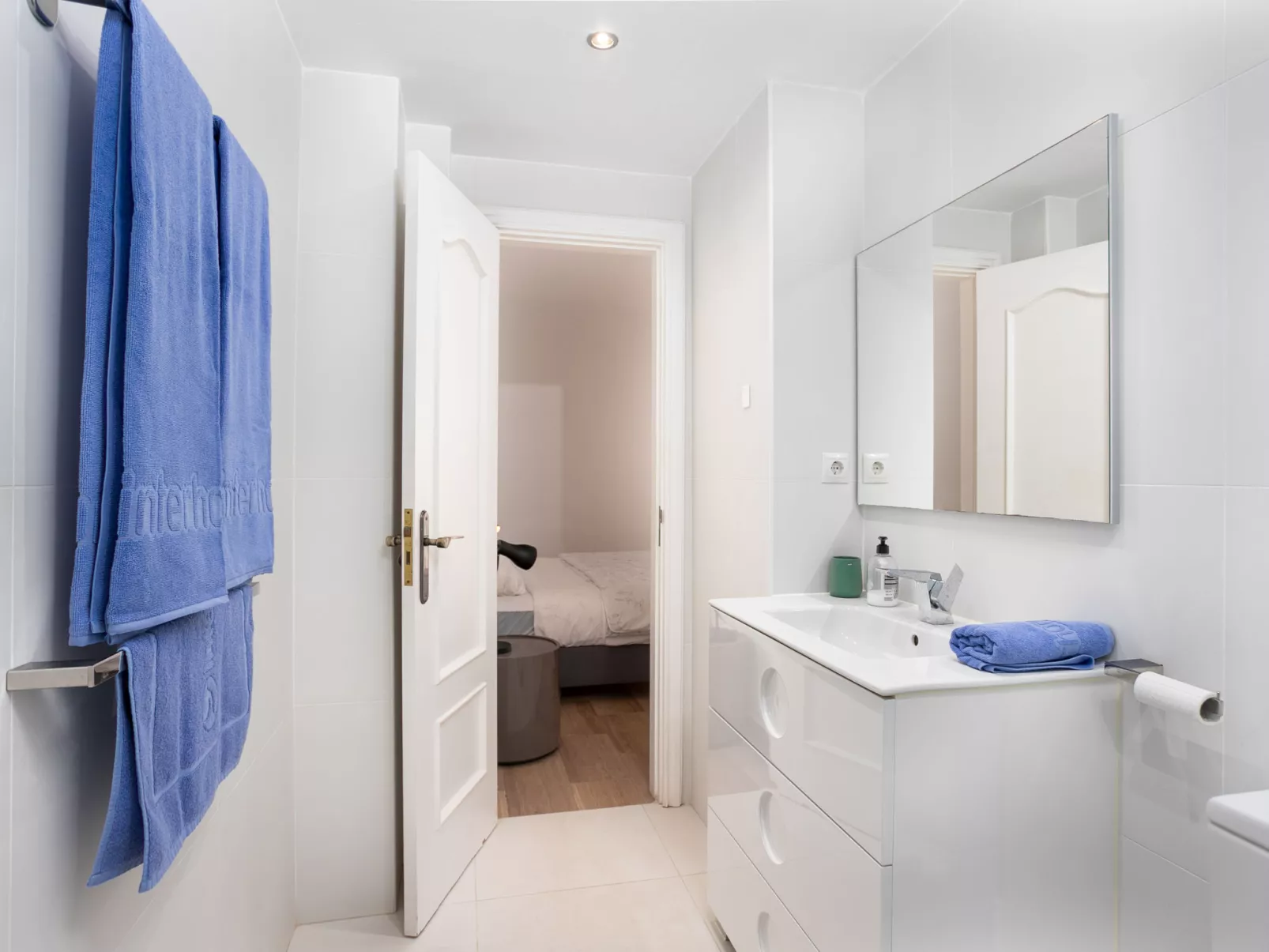 El Faro on the Beach - Inside