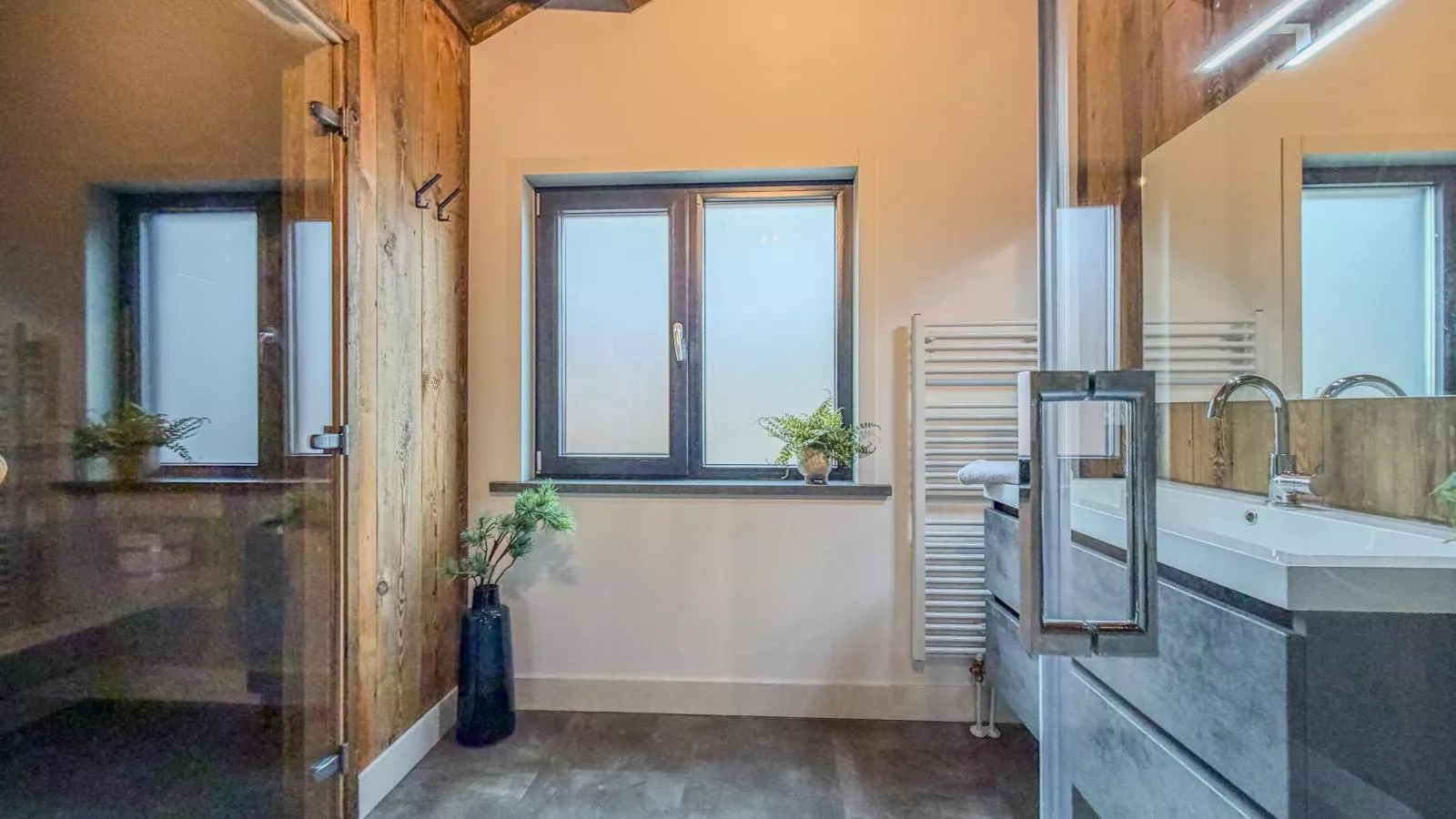 Naturchalet am Afritzer See - Badezimmer