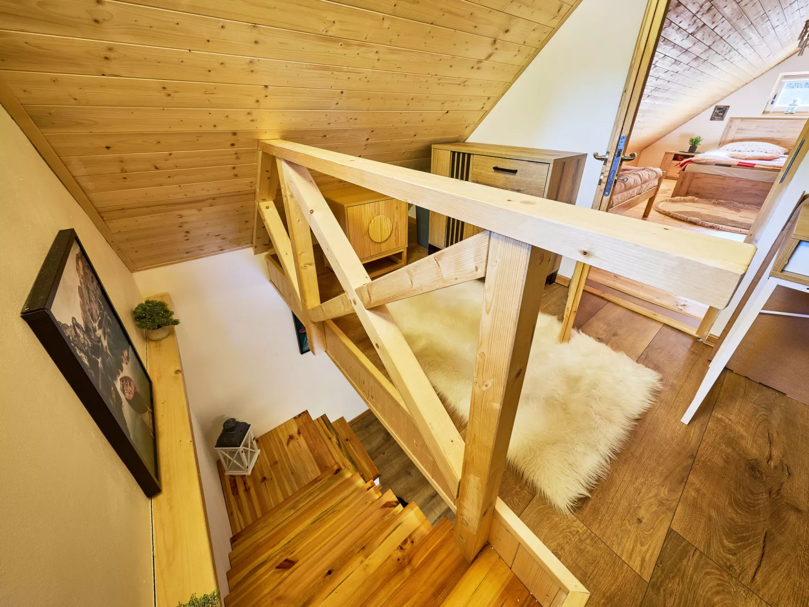 U potůčku - Inside