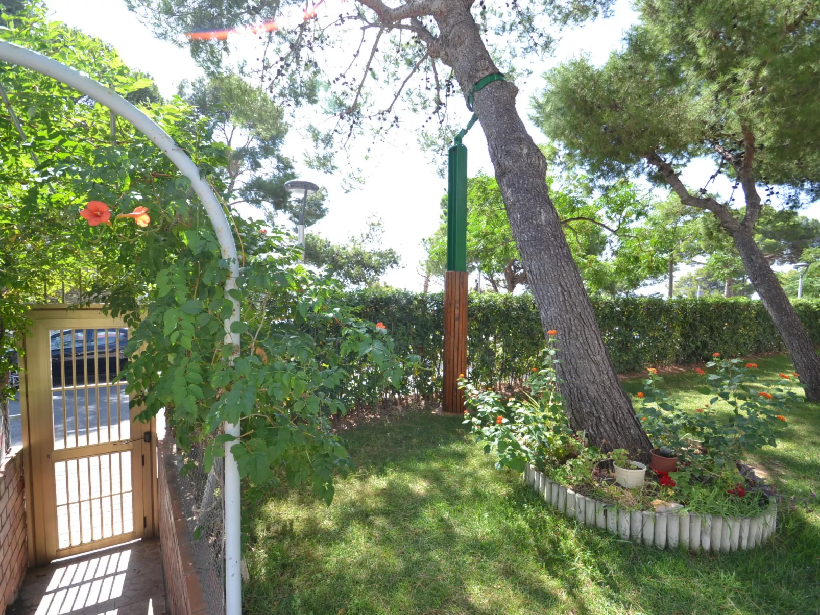 Cala Dorada - Outside