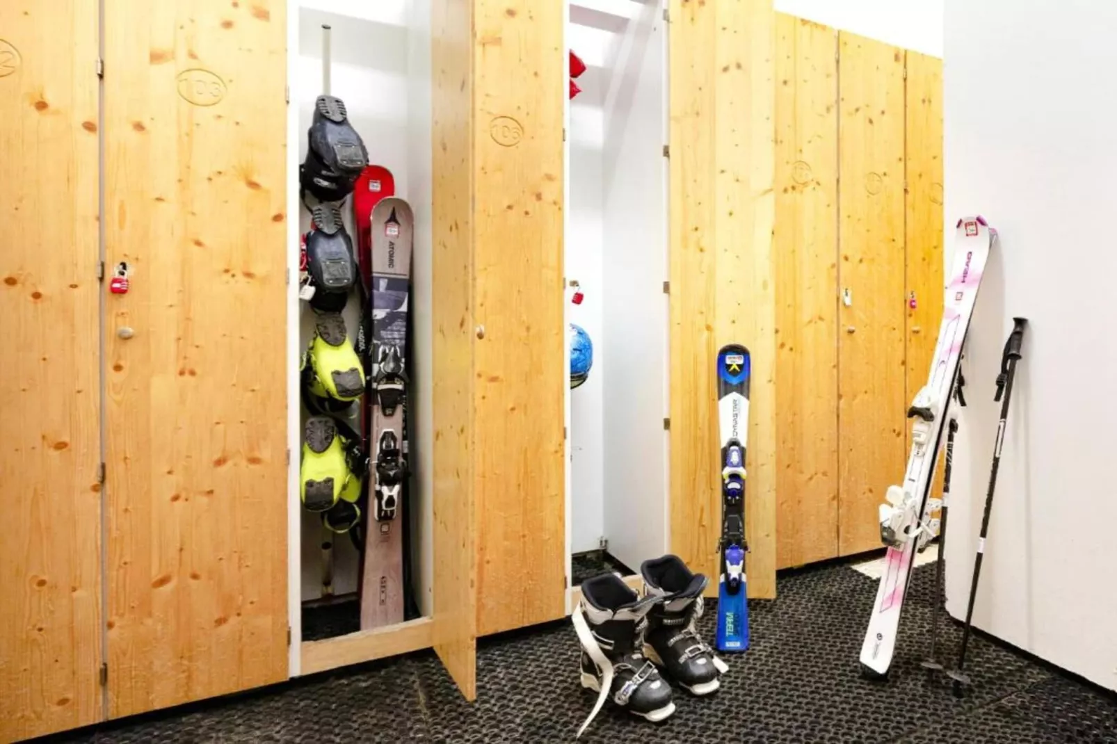 VALCENIS Chambre 3 personnes_C3 - Ausstattung