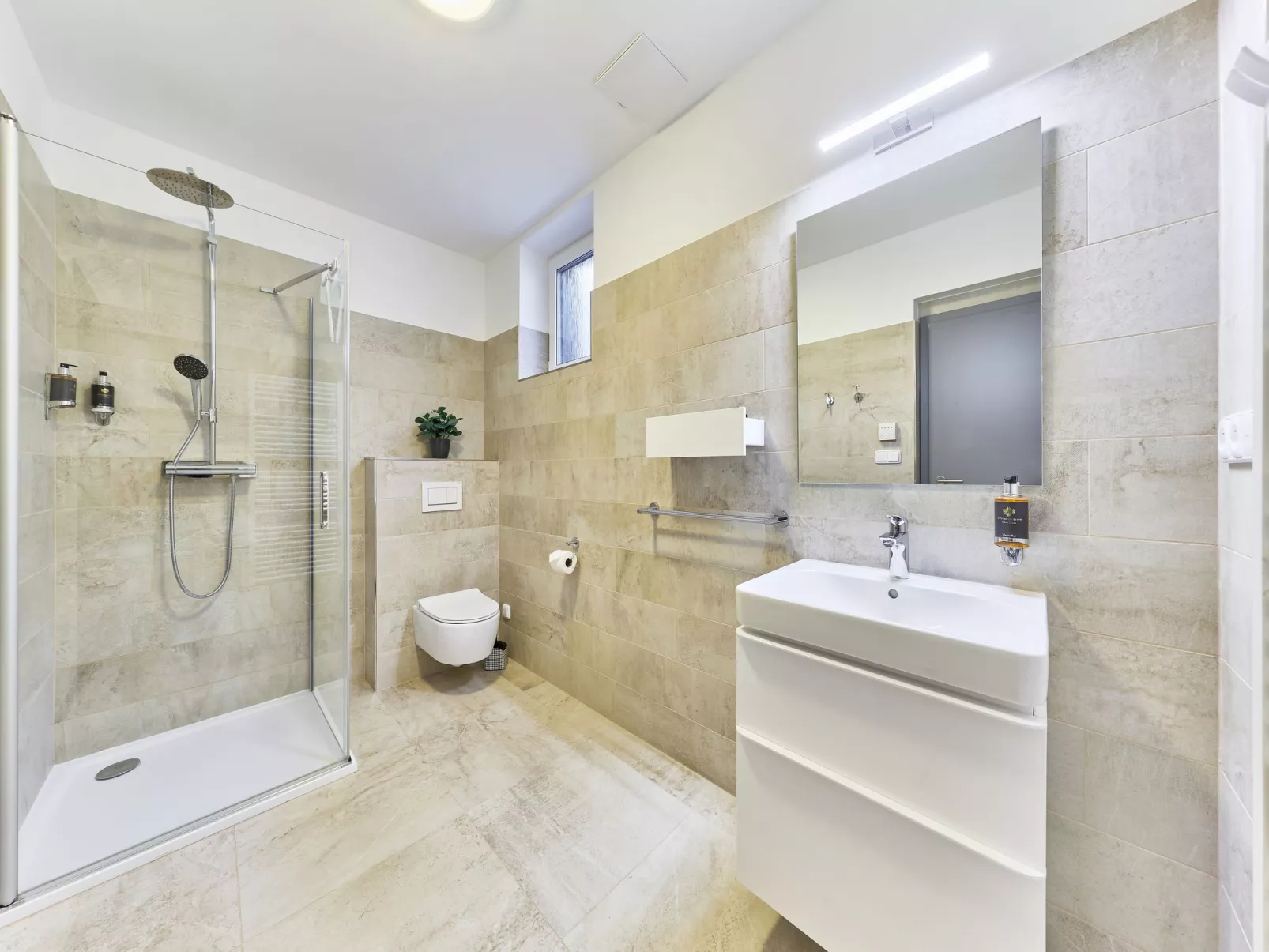 Sunny Terrace Oasis - Inside