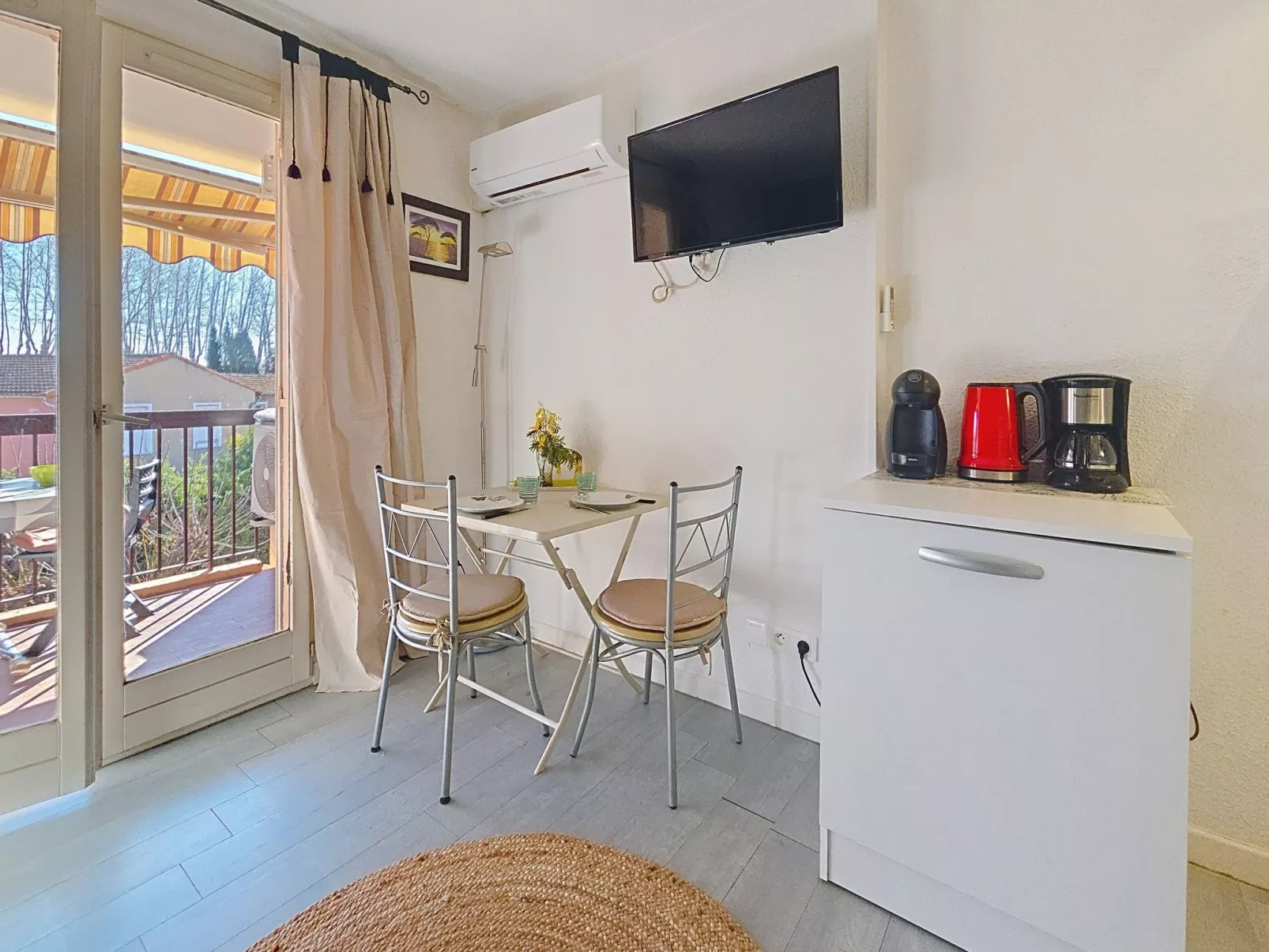 Les Flamants Roses - Drinnen