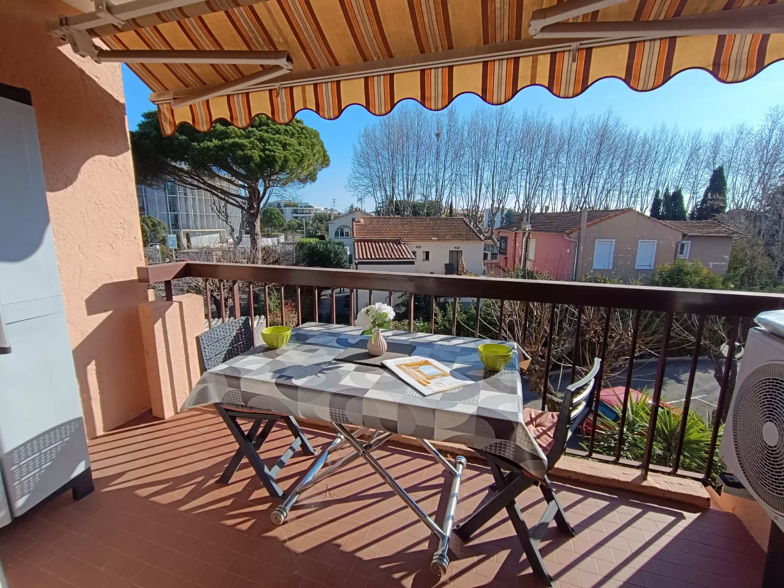 Les Flamants Roses - Draußen