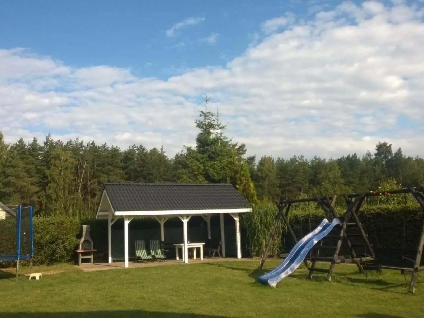 Gemütliche Wohnung in Rowy mit Terrasse, Grill, - Draußen