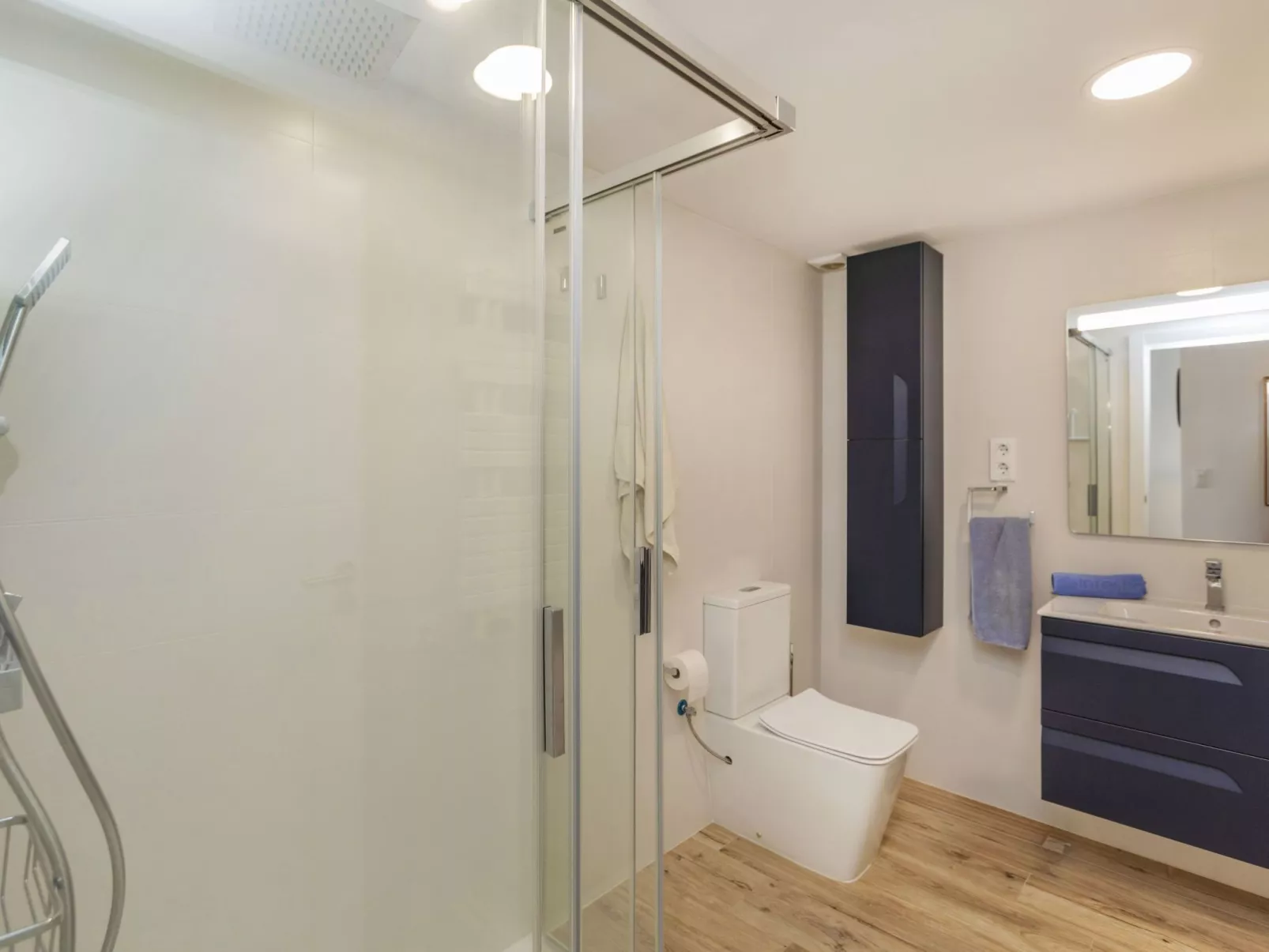 Los Delfines - Drinnen