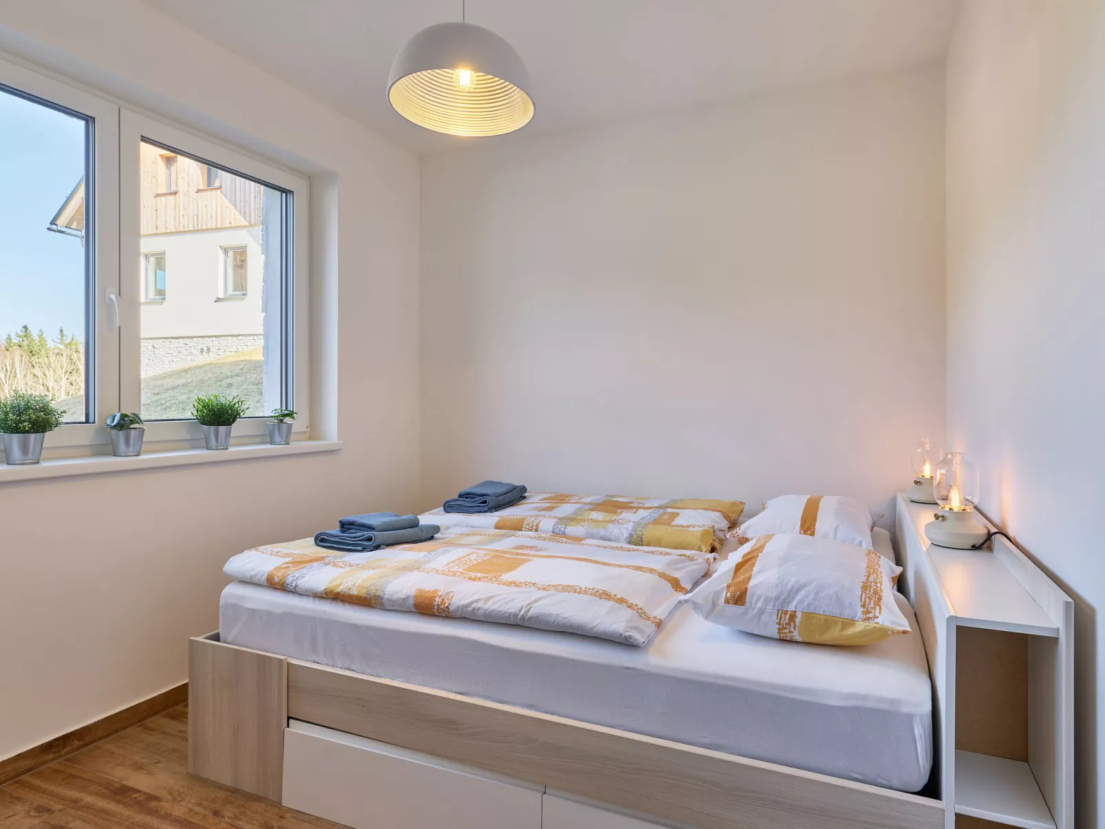 Sunny Terrace Oasis - Inside