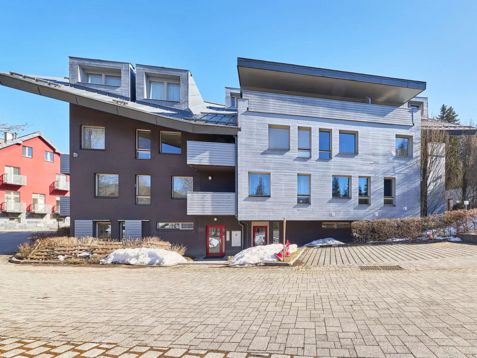 Harrachov Resident A - Outside