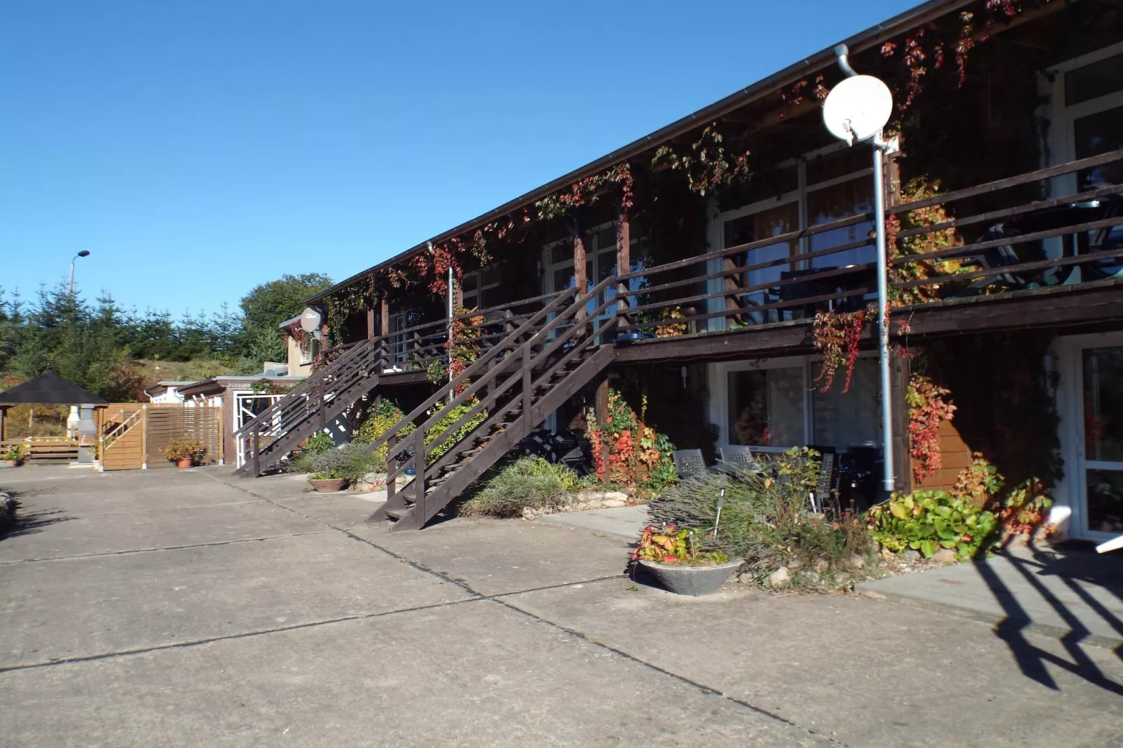 Fewo 02 6 P OG - Außenbereich Sommer