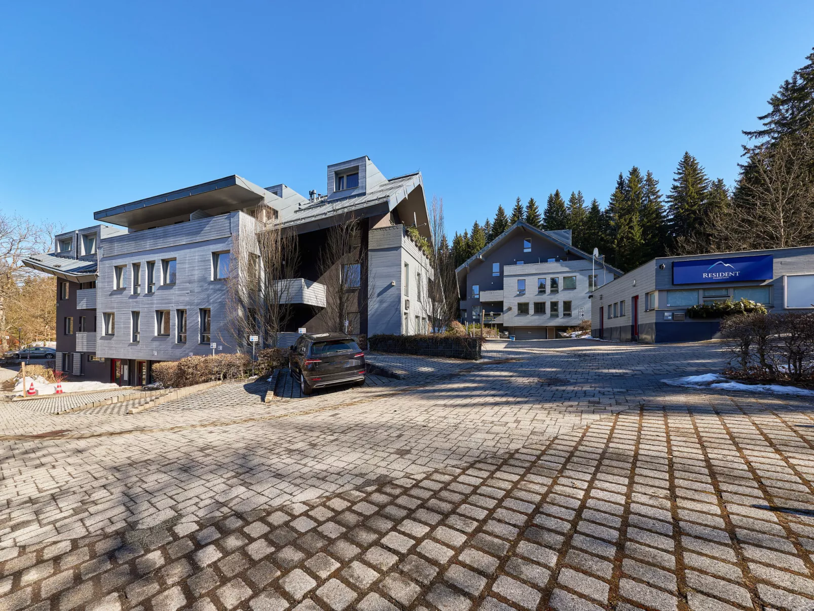 Harrachov Resident A - Outside
