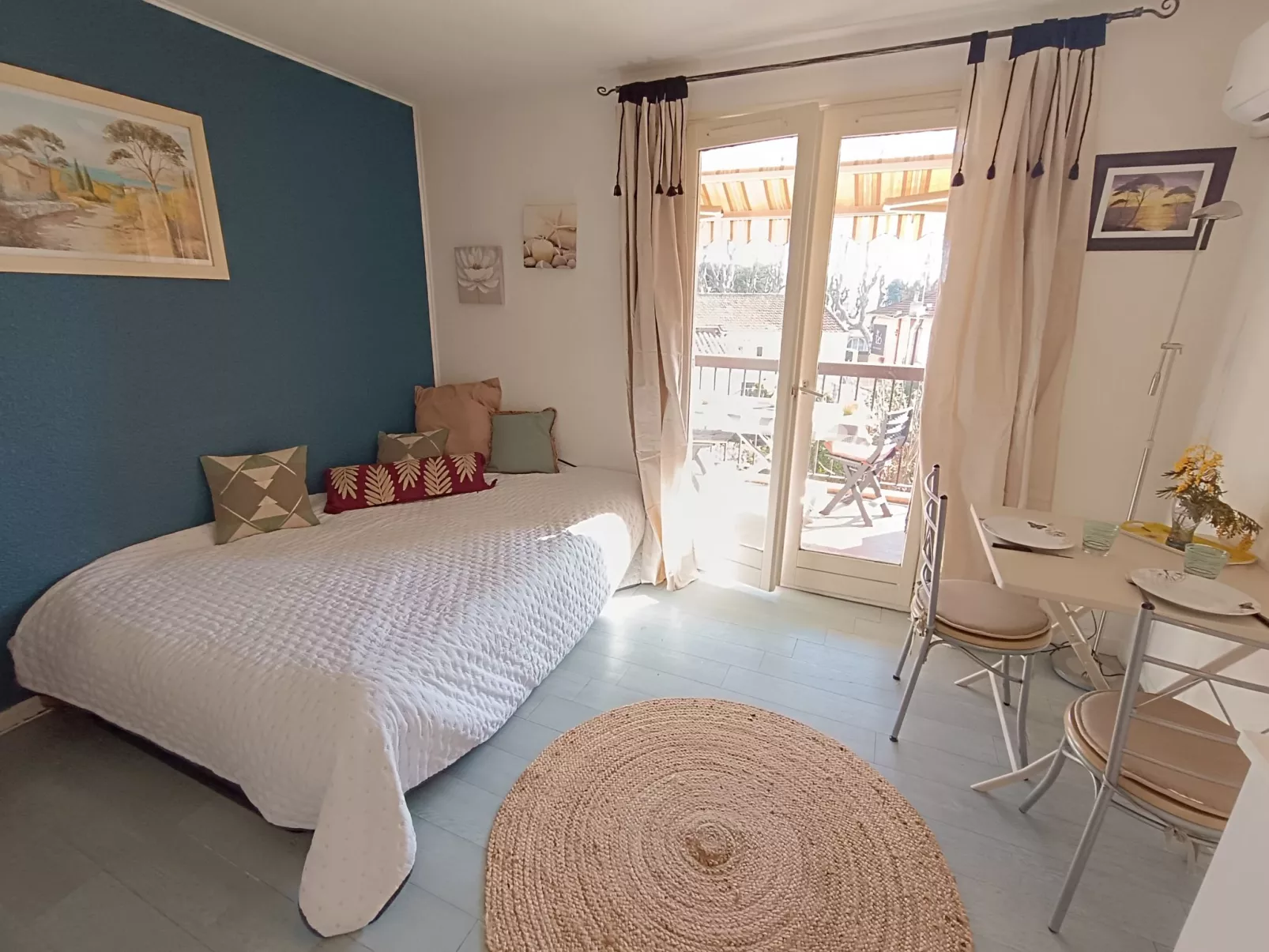 Les Flamants Roses - Drinnen