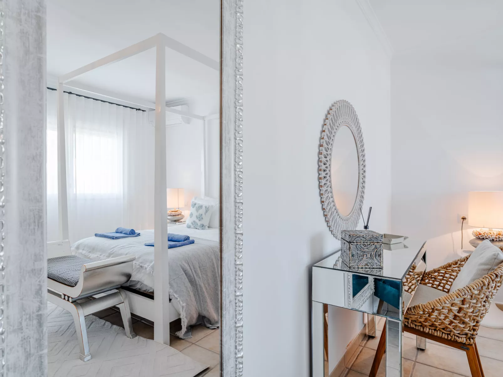 Tintorera Mar Azul - Inside