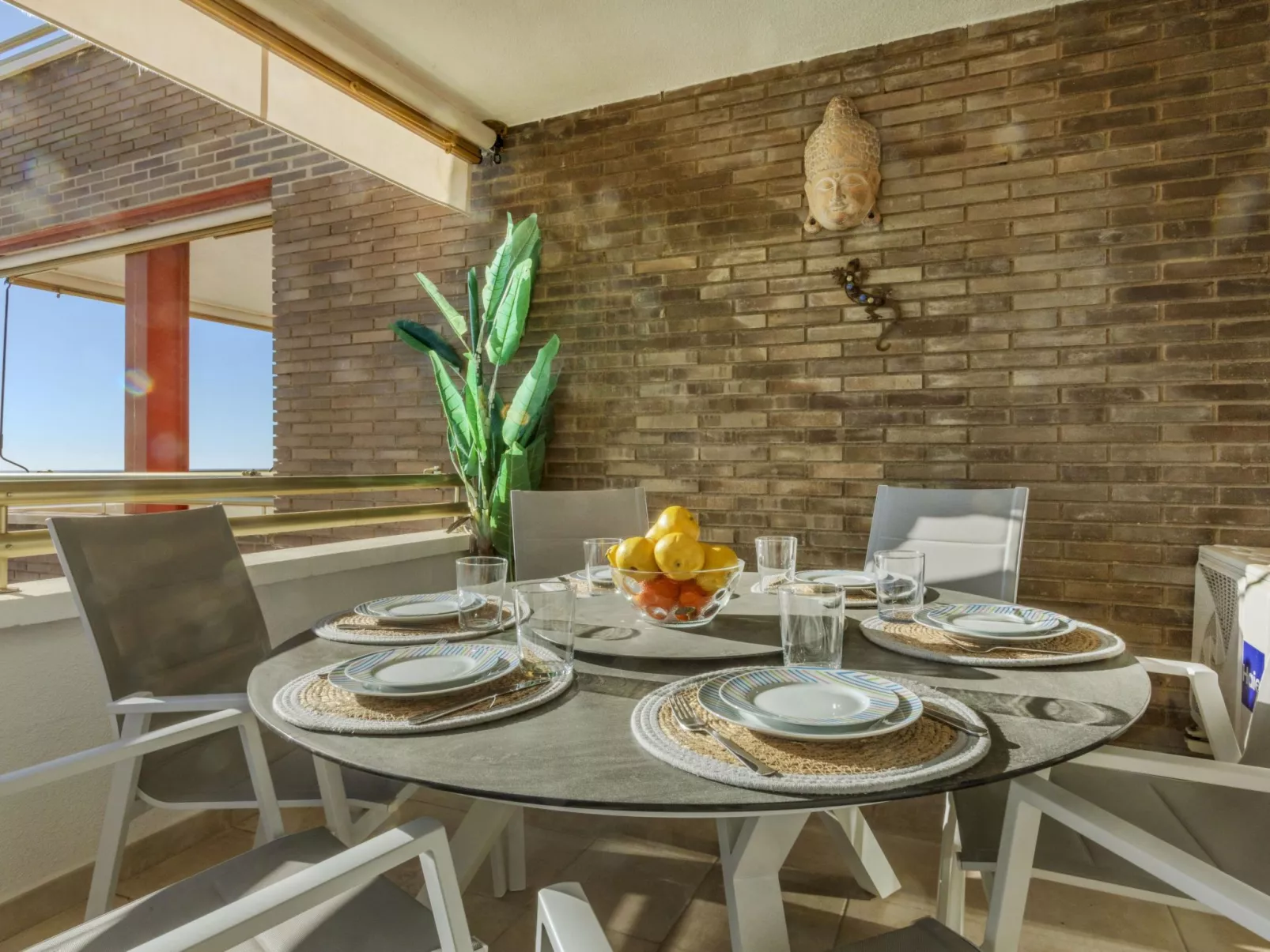 Los Delfines - Draußen