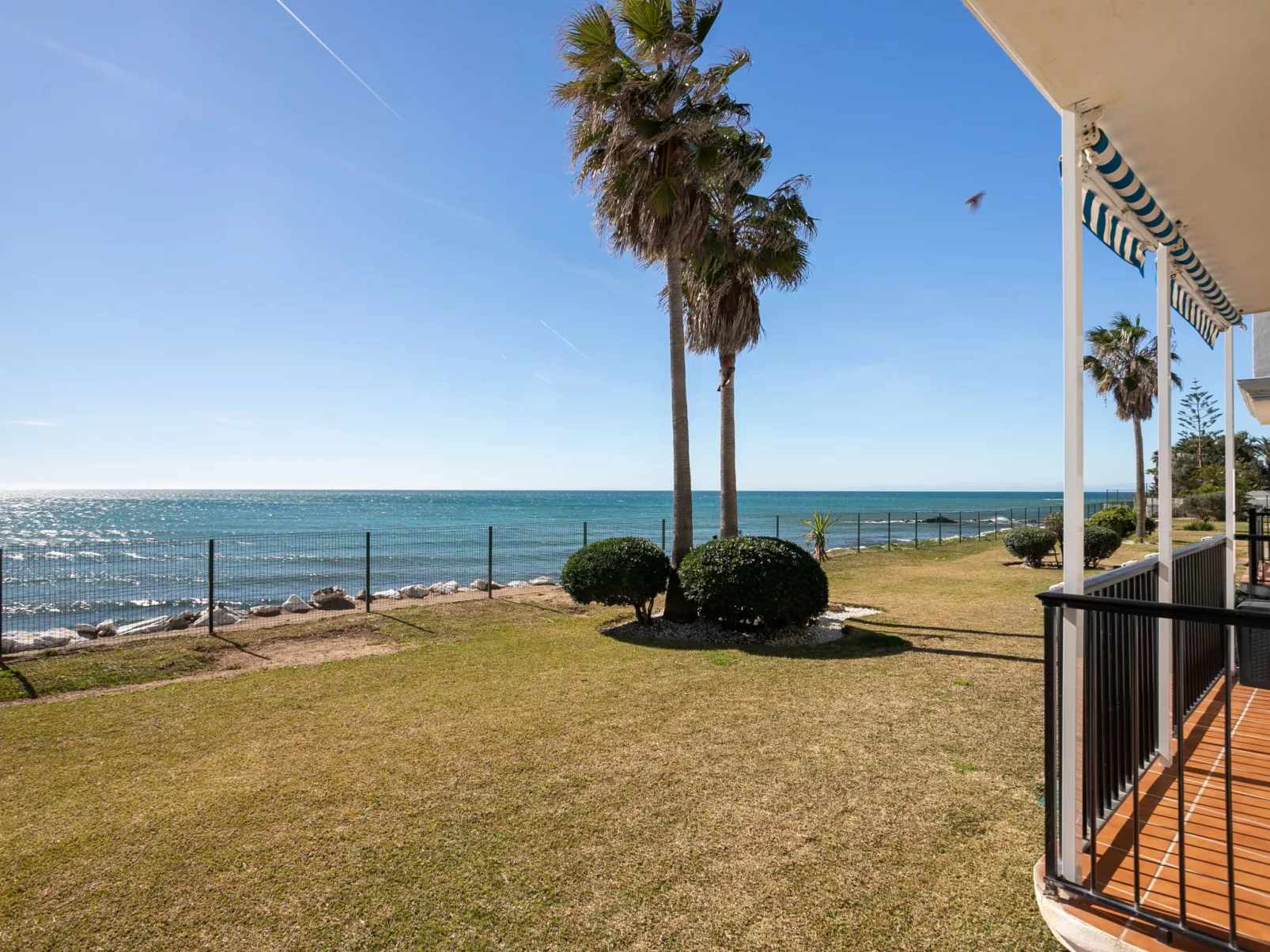 El Faro on the Beach - Outside