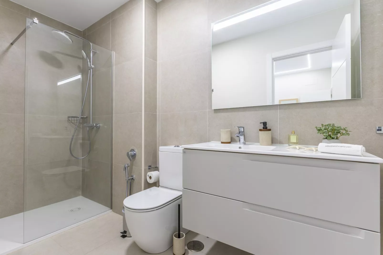 BRISAMAR V										 - Salle de bain