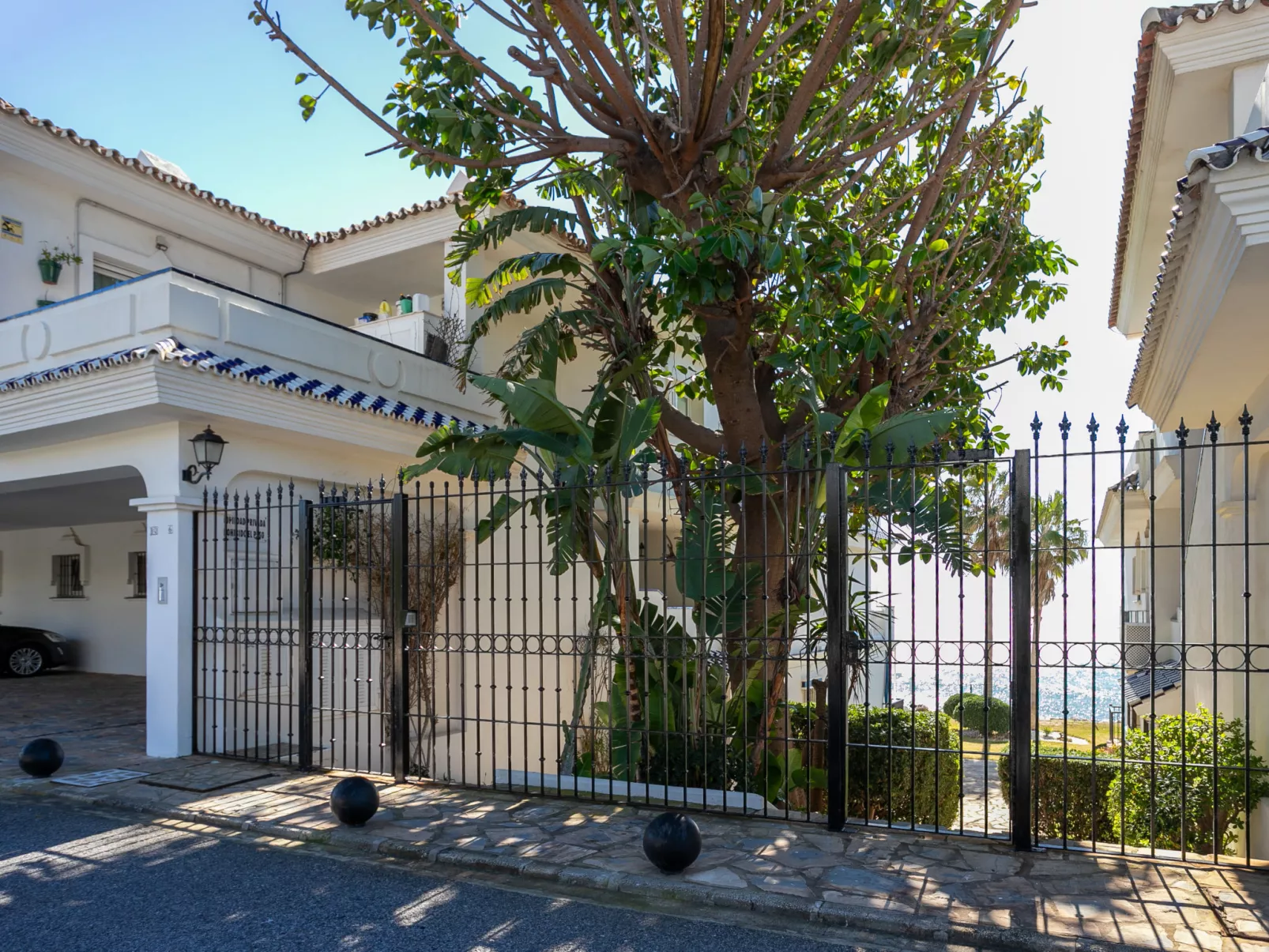 El Faro on the Beach - Outside