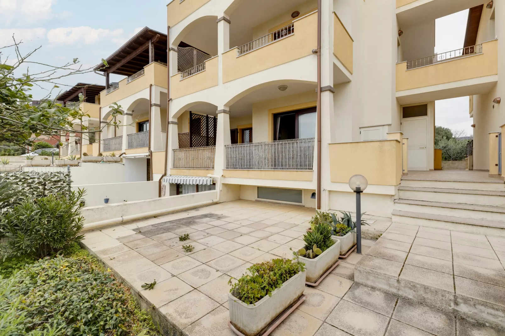 CASA FLOWER - Gardens in summer