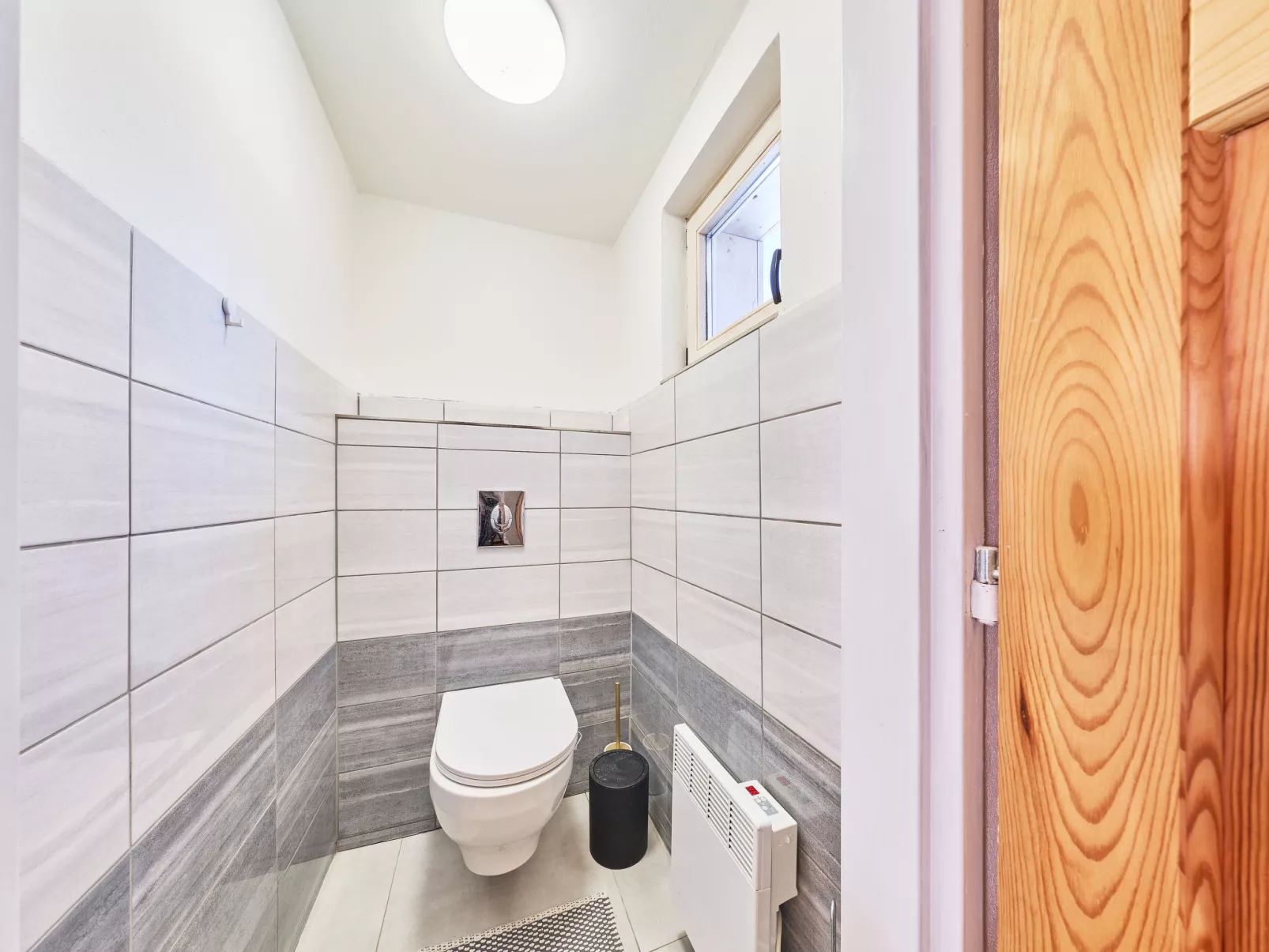 U potůčku - Inside