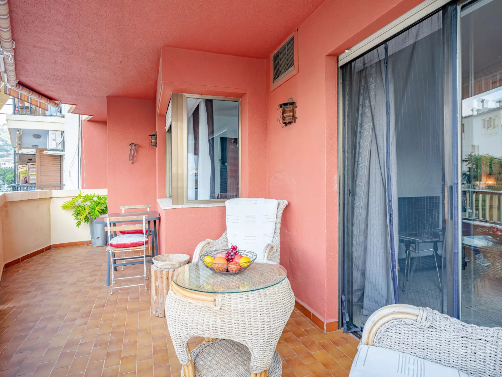 Puerto Javea - Drinnen