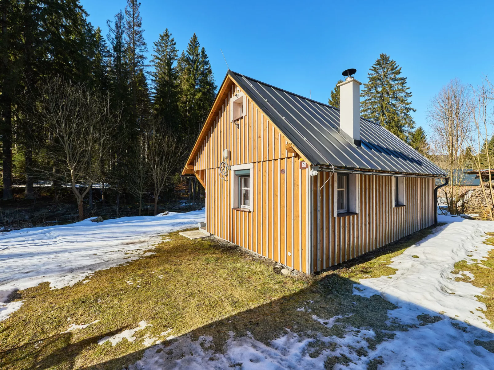 U potůčku - Outside