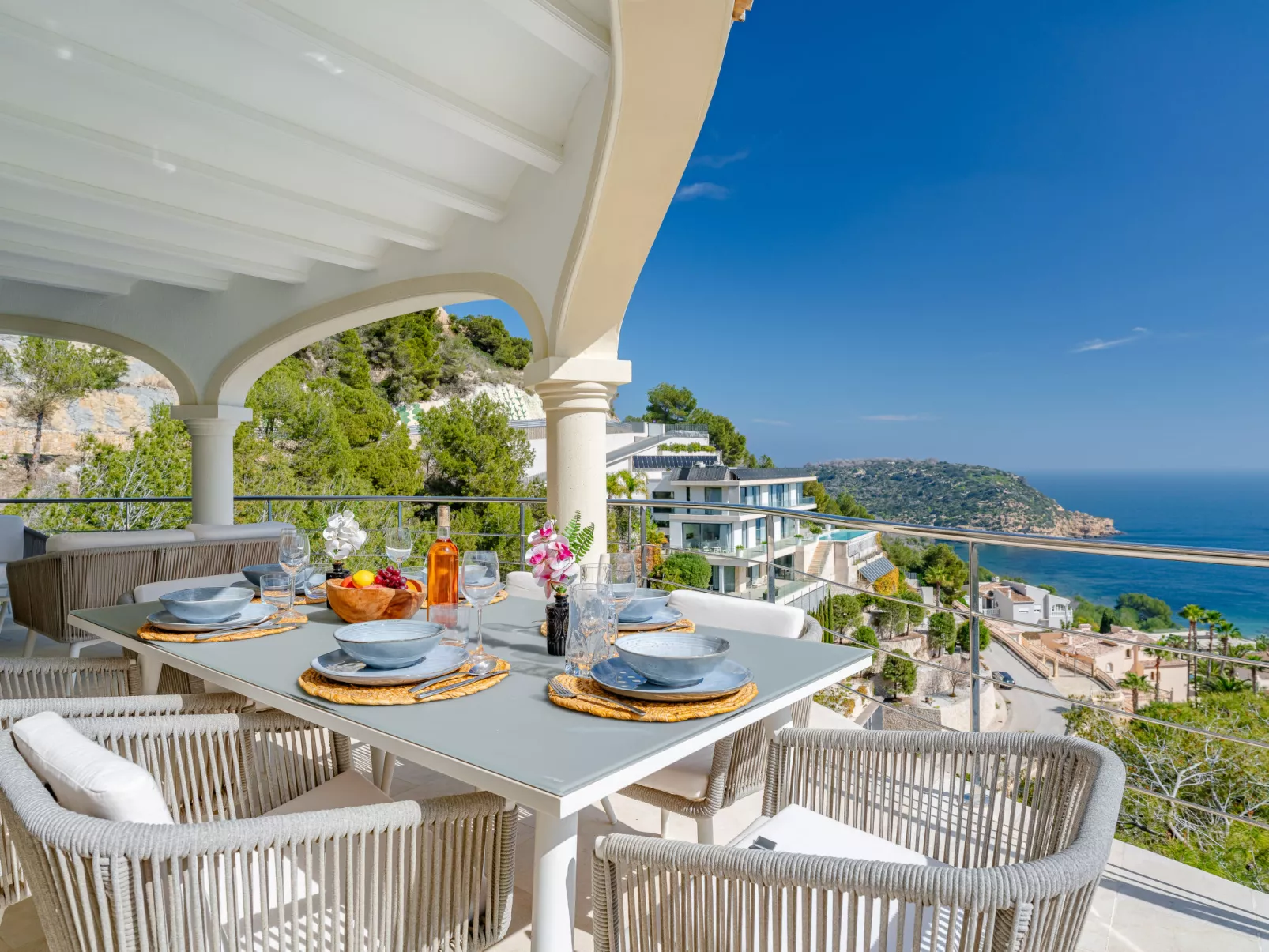 Tintorera Mar Azul - Outside