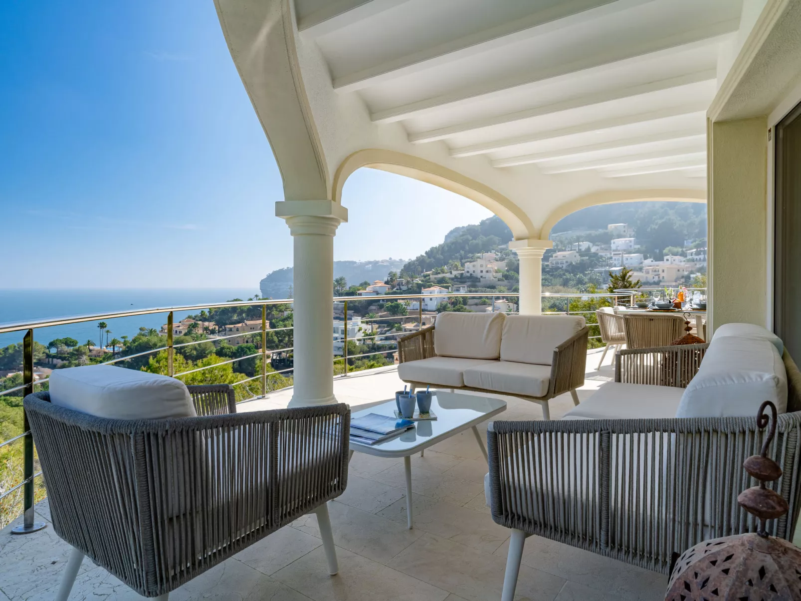 Tintorera Mar Azul - Inside