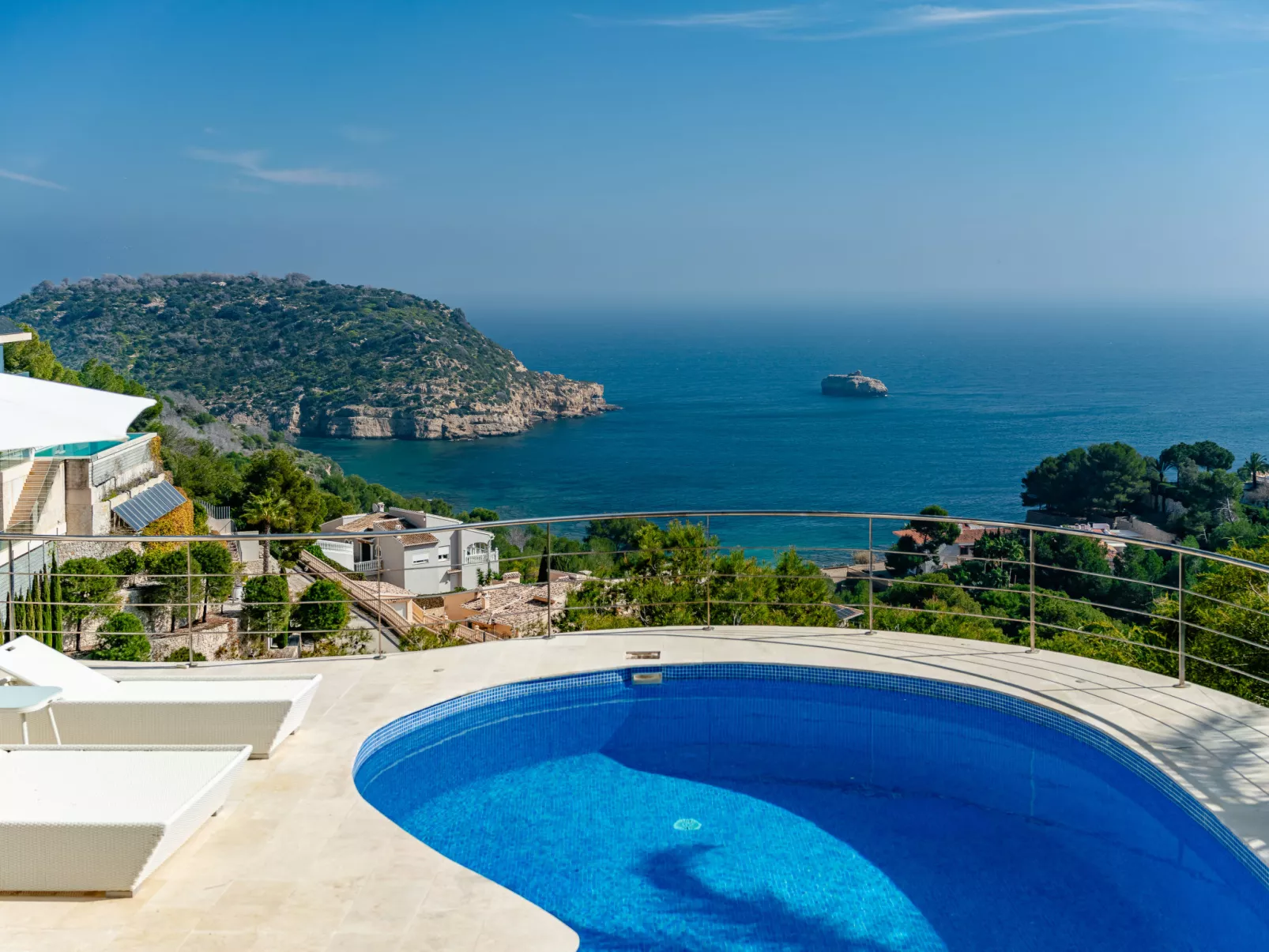 Tintorera Mar Azul - Outside