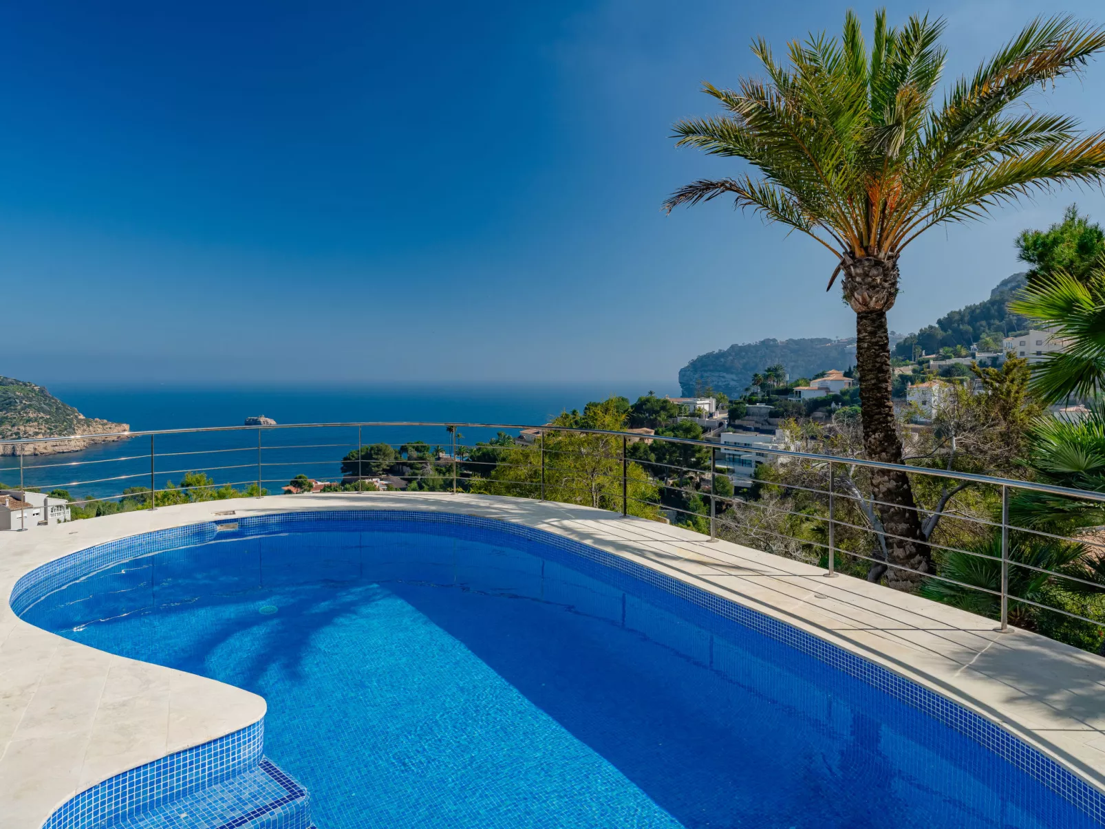 Tintorera Mar Azul - Outside