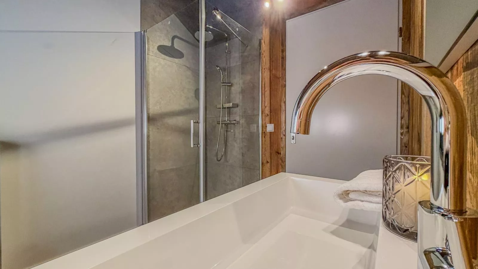 Berg und See - Badezimmer