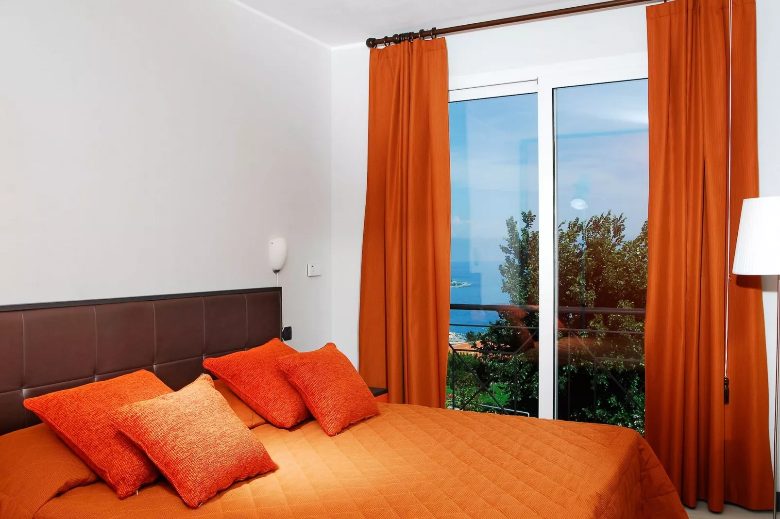 RESIDENCE VILLA BEUCA COGOLETO - TWO-ROOM APARTMENT 4 PAX SEA VIEW B4VM - Bedroom