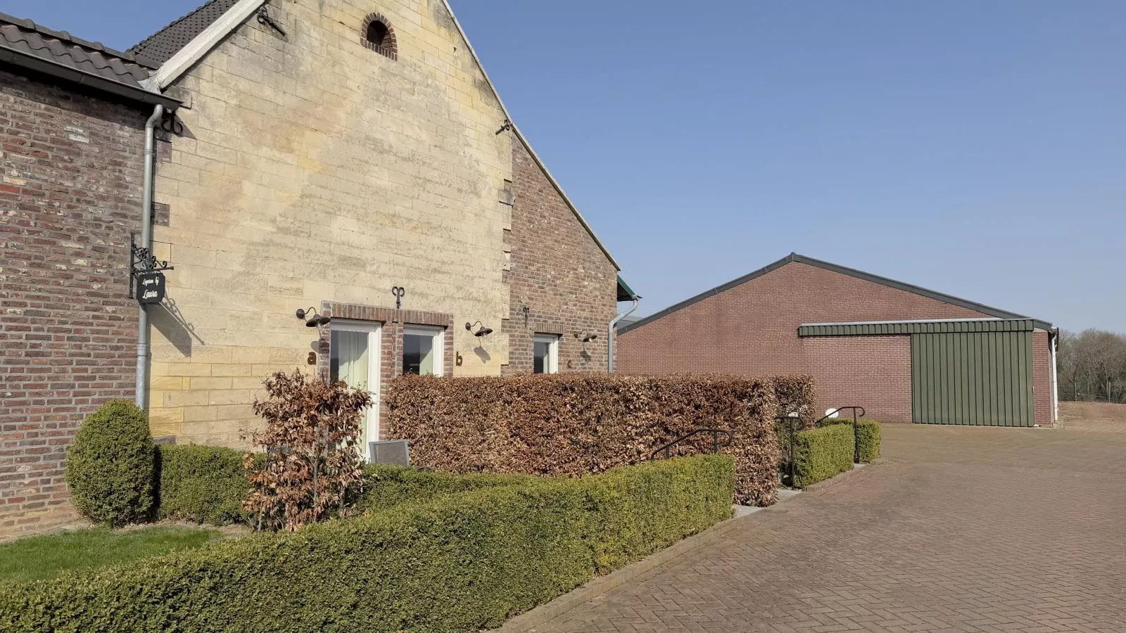 Logeren bij Laura - View in summer