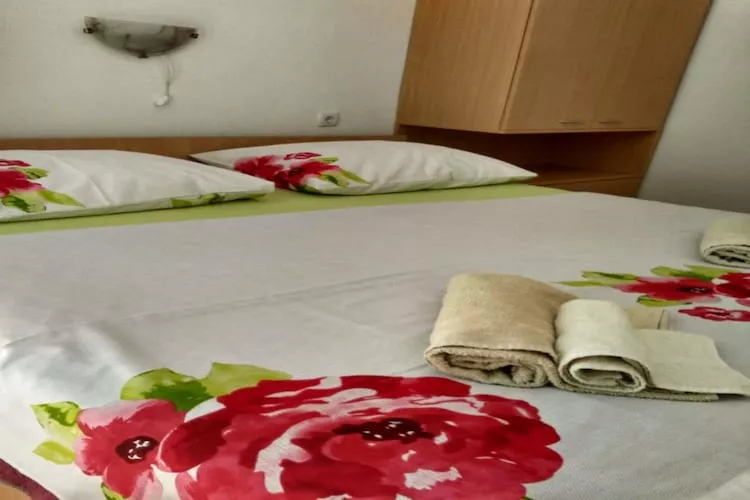 Apartments Snjezana - Two Bedroom Apartment with Balcony and Sea View A2 - Chambre