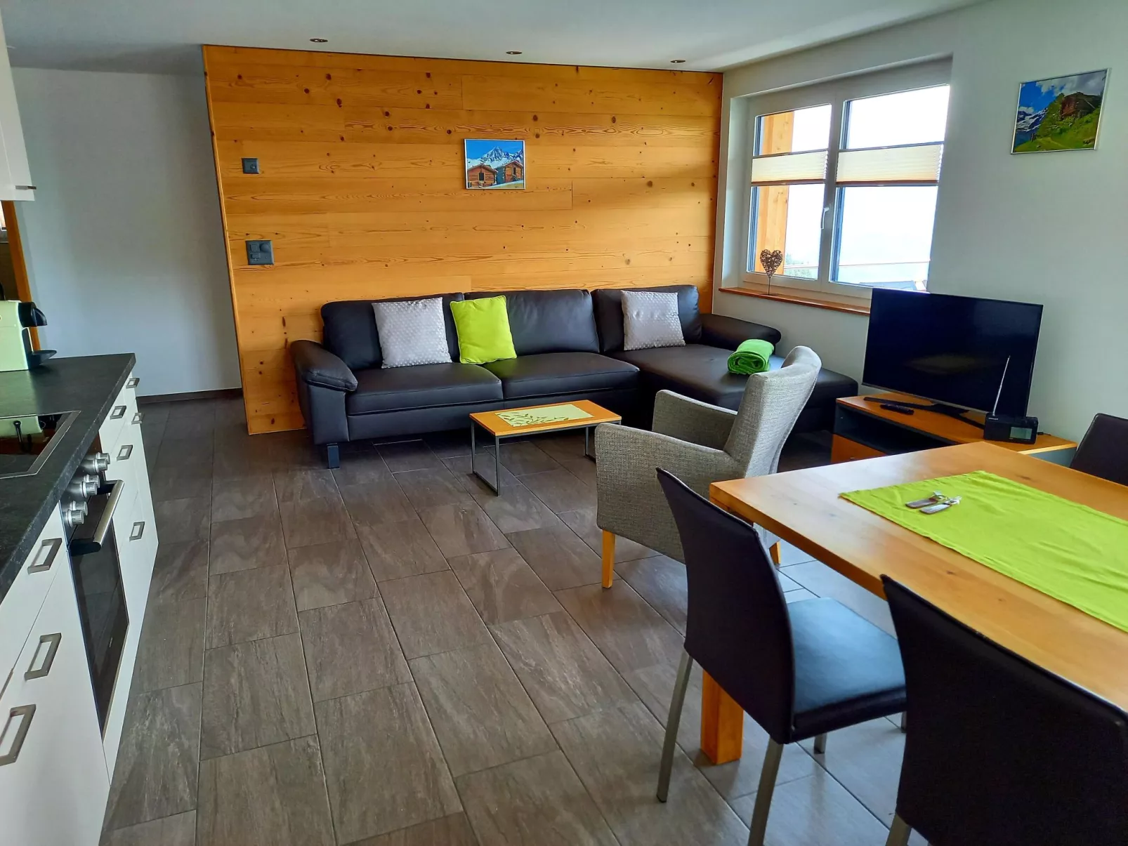 Robert 1. OG Süd - Drinnen