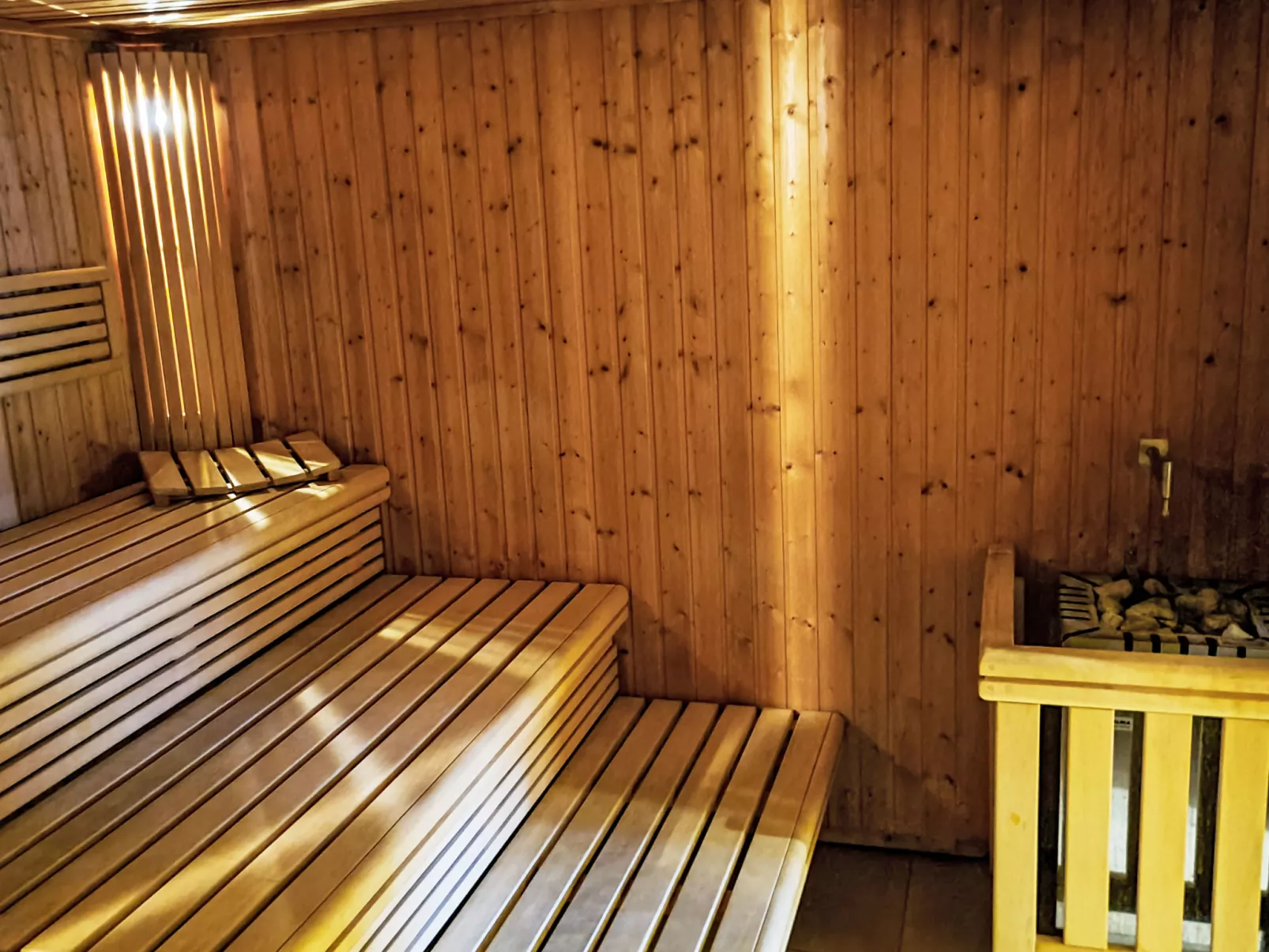 Lula inklusive Schwimmbad und Sauna - Drinnen