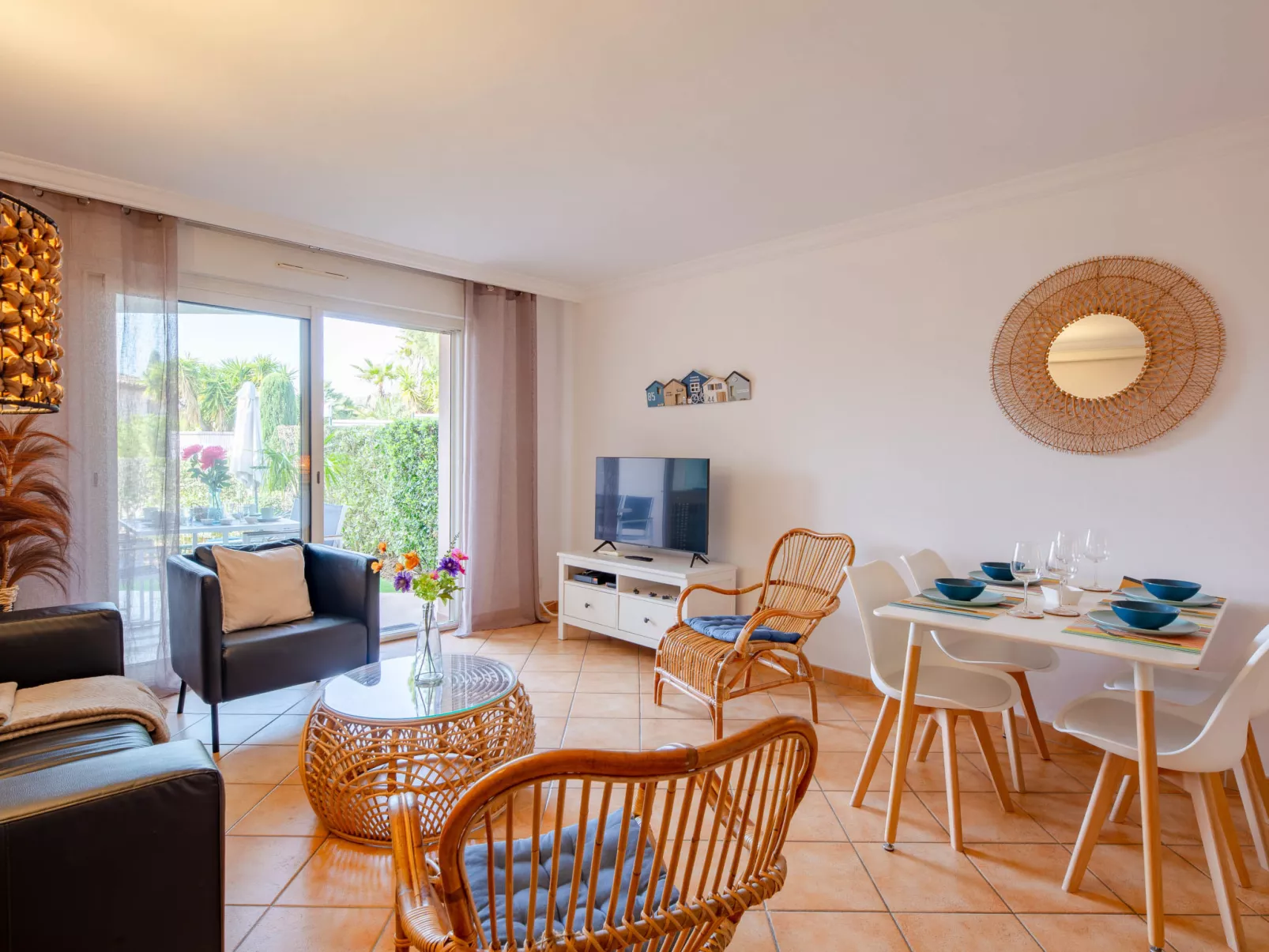 Les Pins Bleus - Drinnen