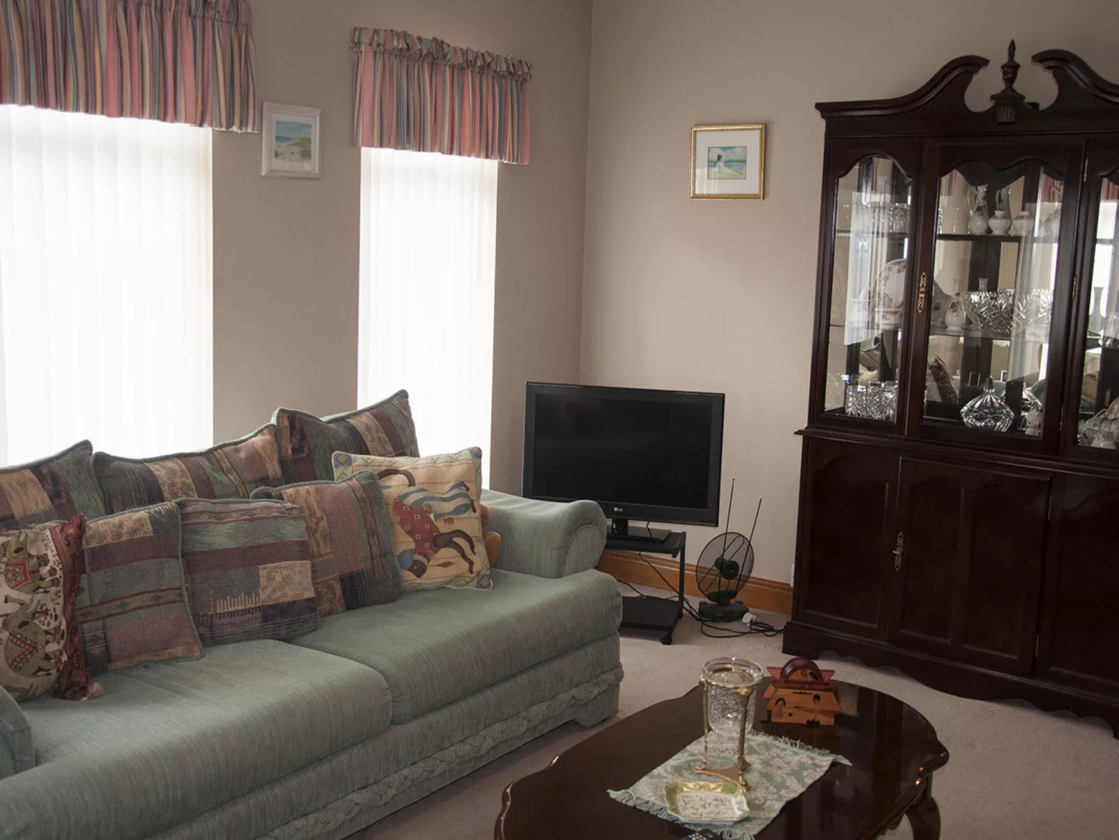 Eagle View Holiday Home - Inside