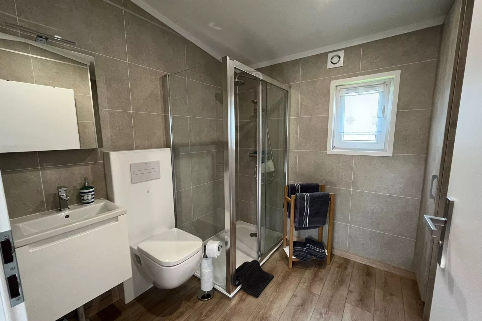 Ferienhaus Inselblick in Nowe Warpno-Bathroom