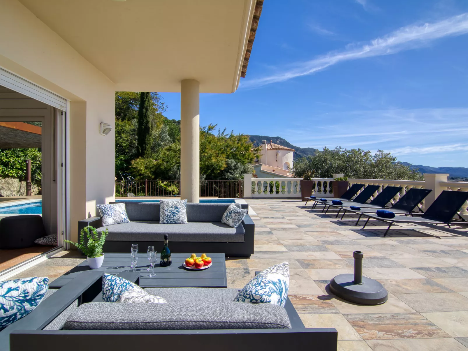 Belle vue - Draußen