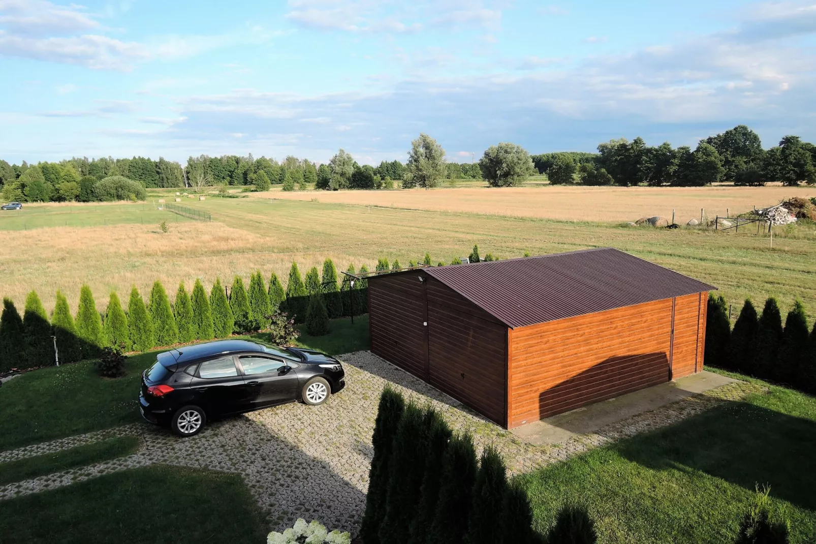 Komfortowy apartament z basenem i ogrodem dla 6 osób w Stepniczce-Gardens summer