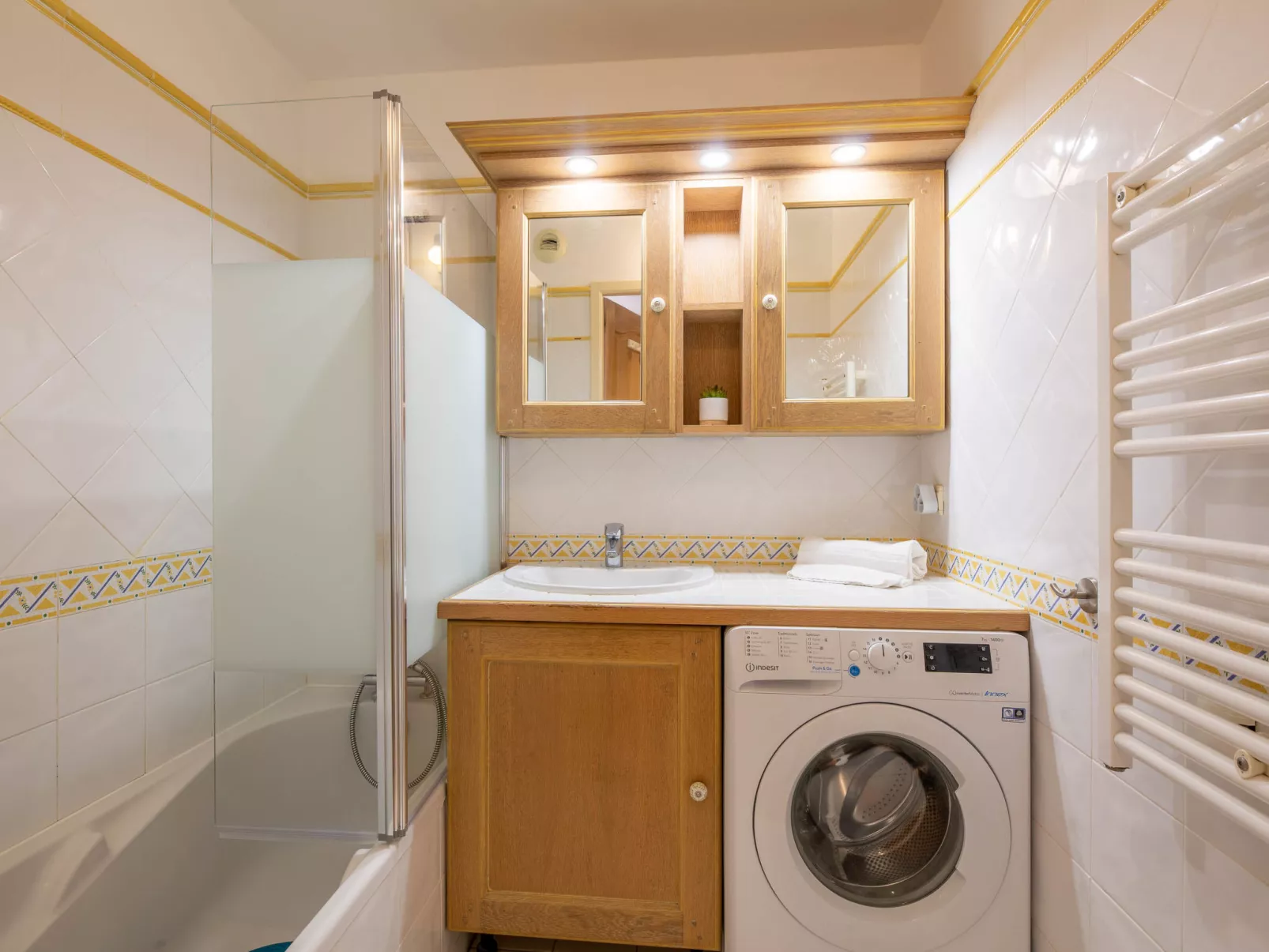 Les Pins Bleus - Drinnen