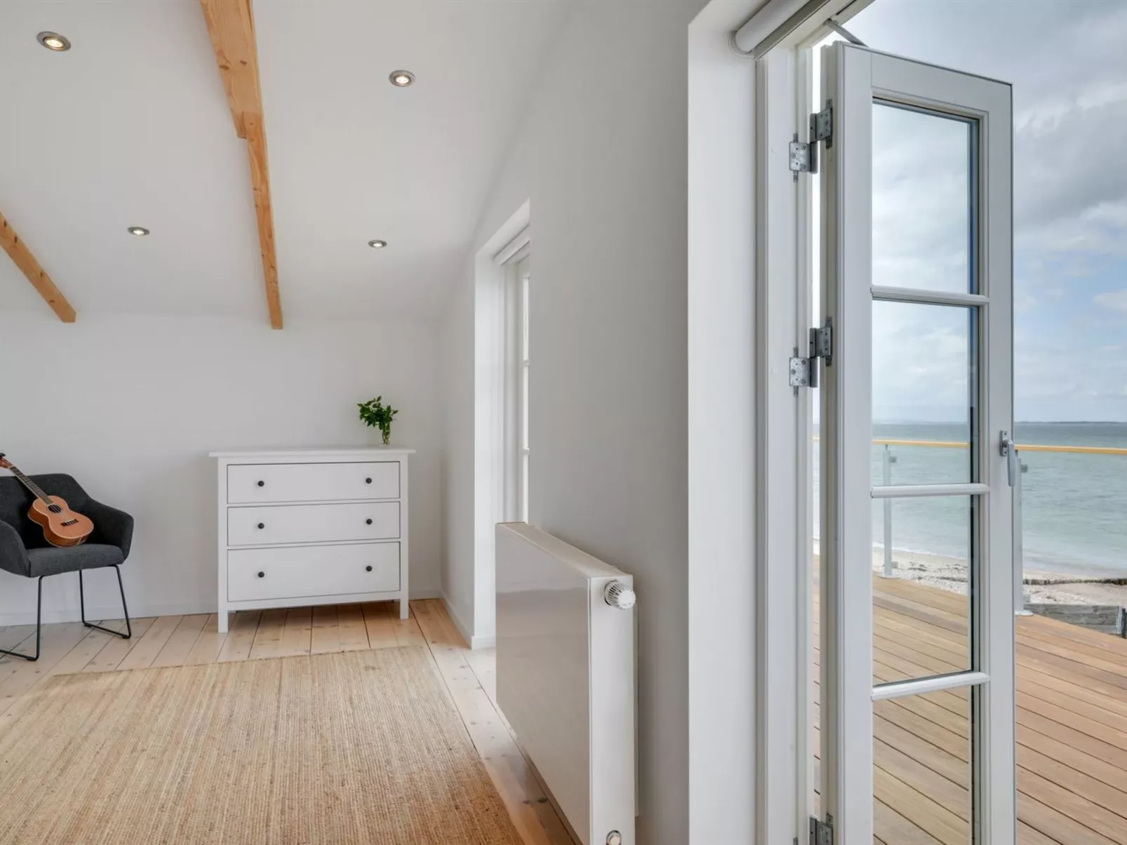 "Elsabeth" - 20m from the sea - Inside