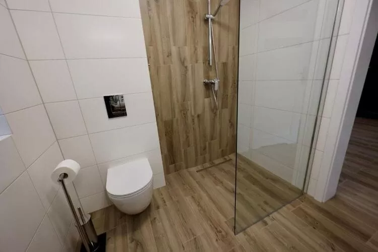 Komfortowy dom wakacyjny bliźniak przy plaży w Stepnicy-Bathroom